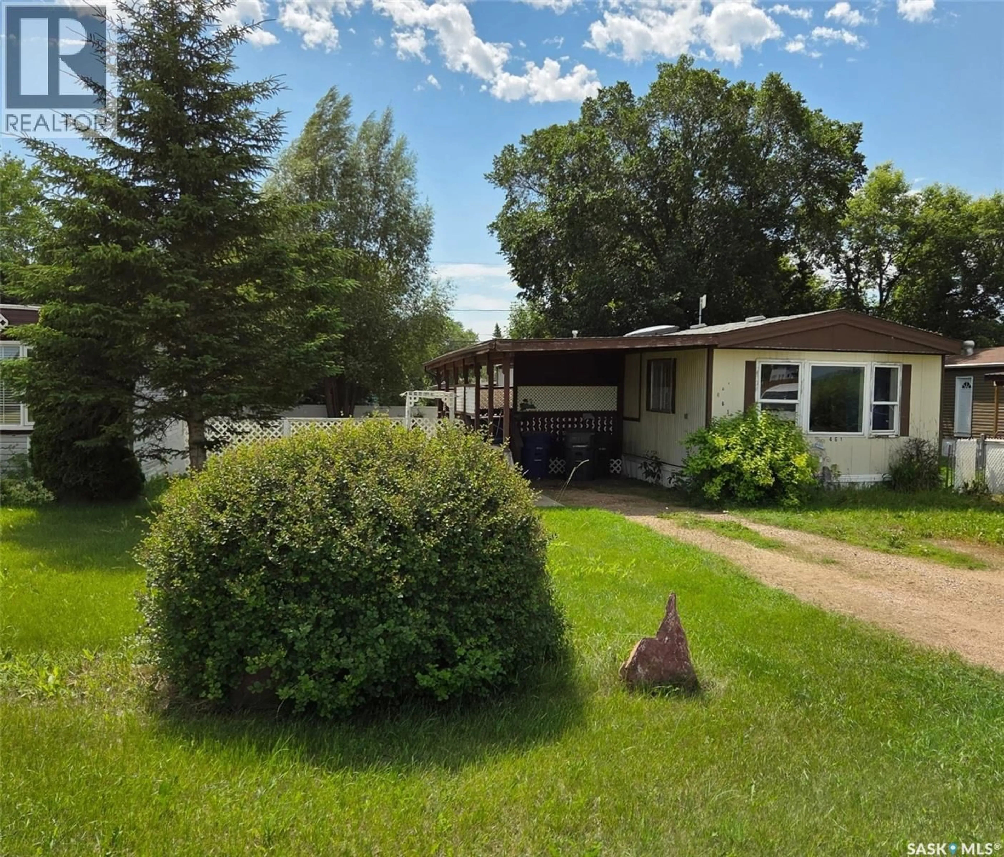 A pic from outside/outdoor area/front of a property/back of a property/a pic from drone, water/lake/river/ocean view for 461 35TH STREET, Battleford Saskatchewan S0M0E0