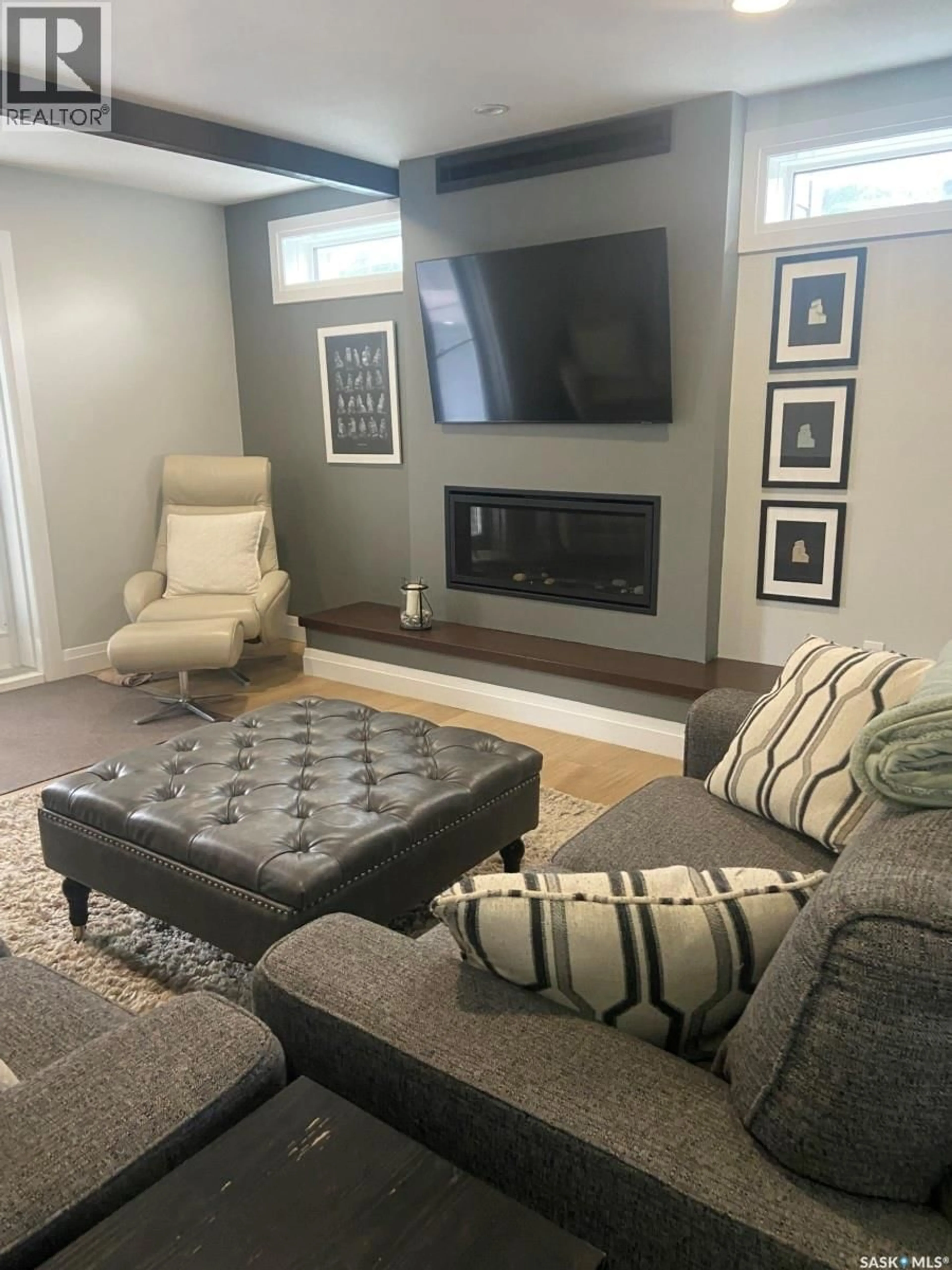 Living room with furniture, unknown for 116 MIDDLETON CRESCENT, Saskatoon Saskatchewan S7J2W4