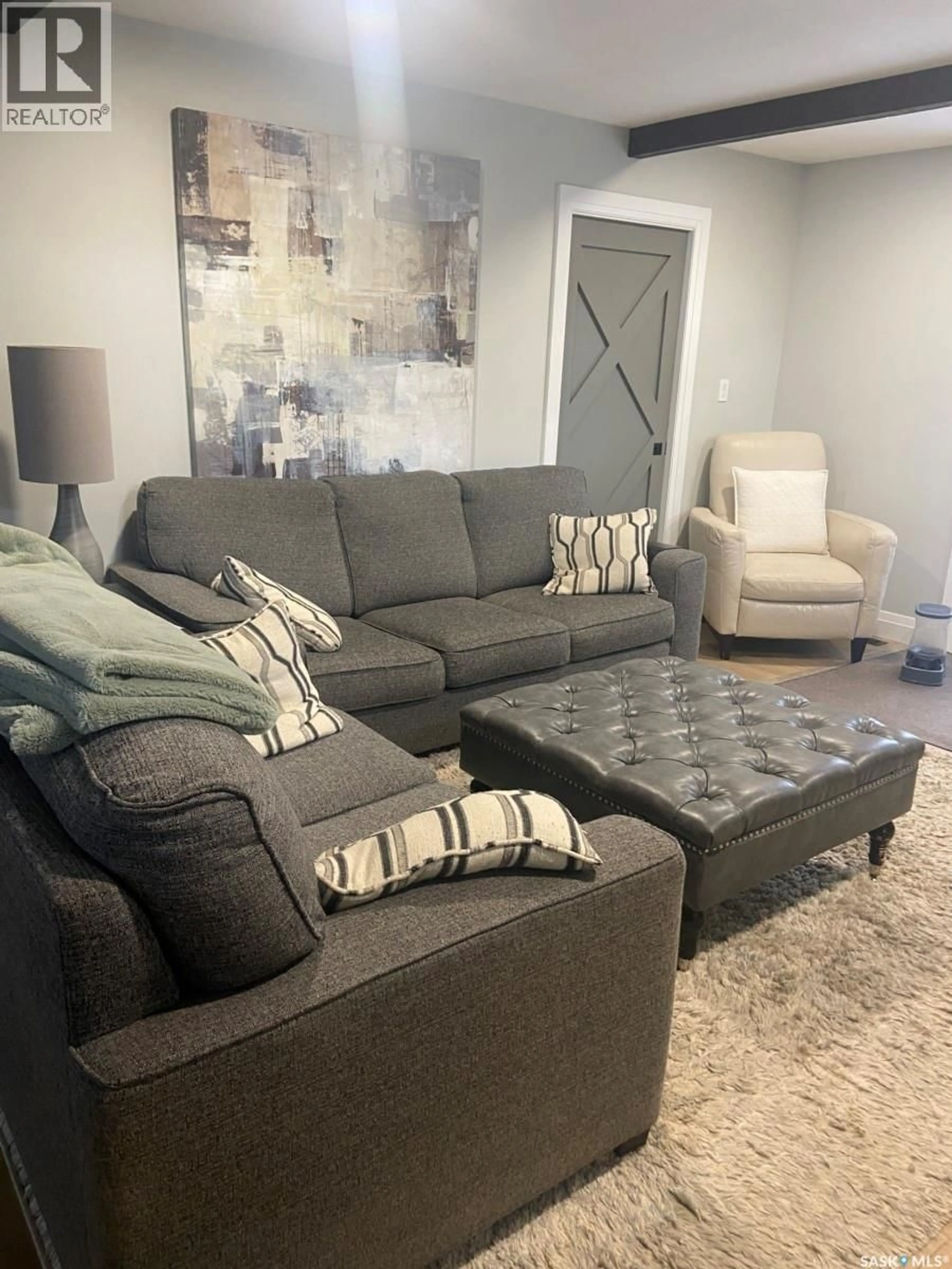 Living room with furniture, unknown for 116 MIDDLETON CRESCENT, Saskatoon Saskatchewan S7J2W4