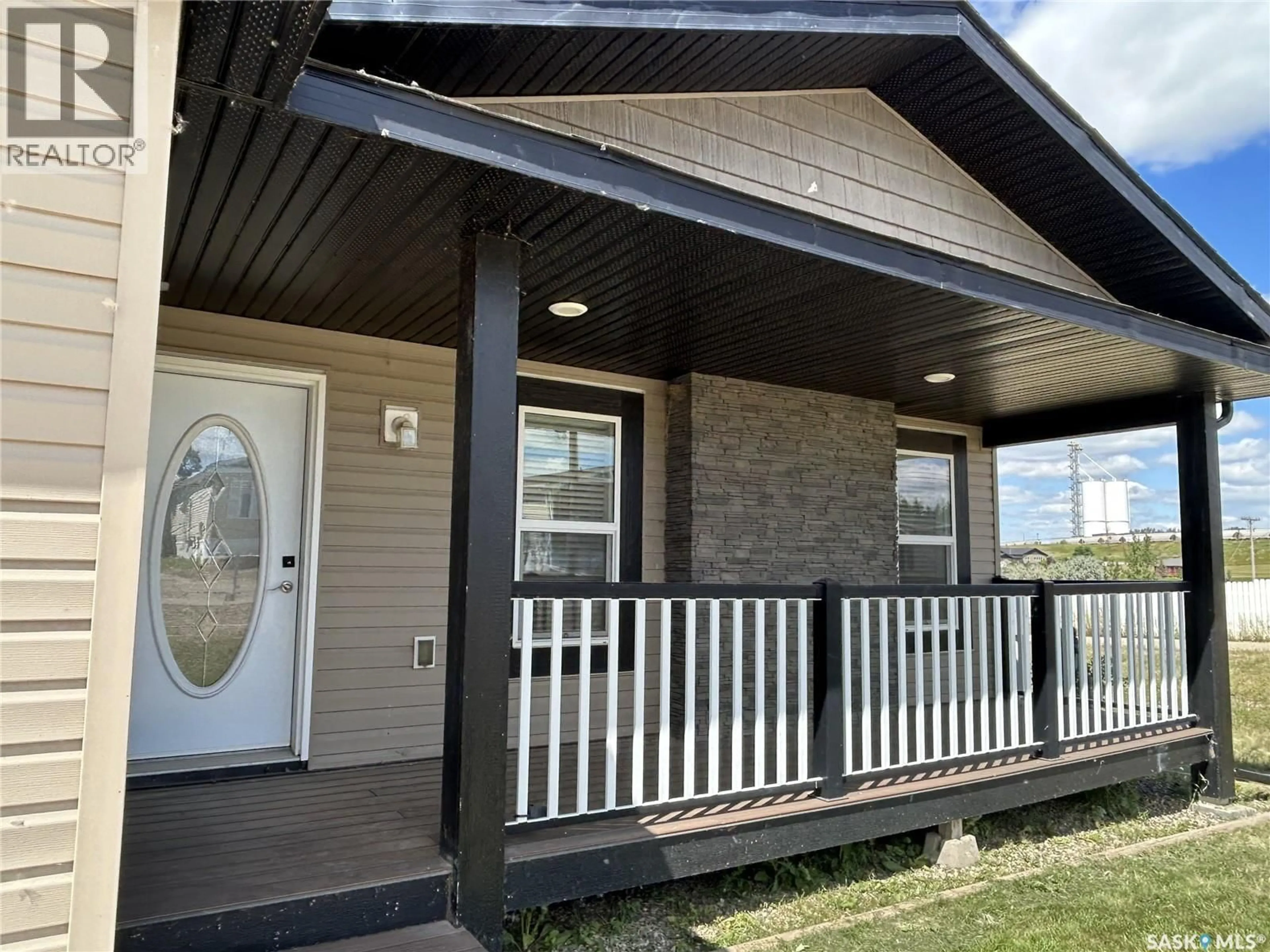 Home with vinyl exterior material, street for 2004 - 7 ALICE ROAD, Estevan Saskatchewan S4A1G7