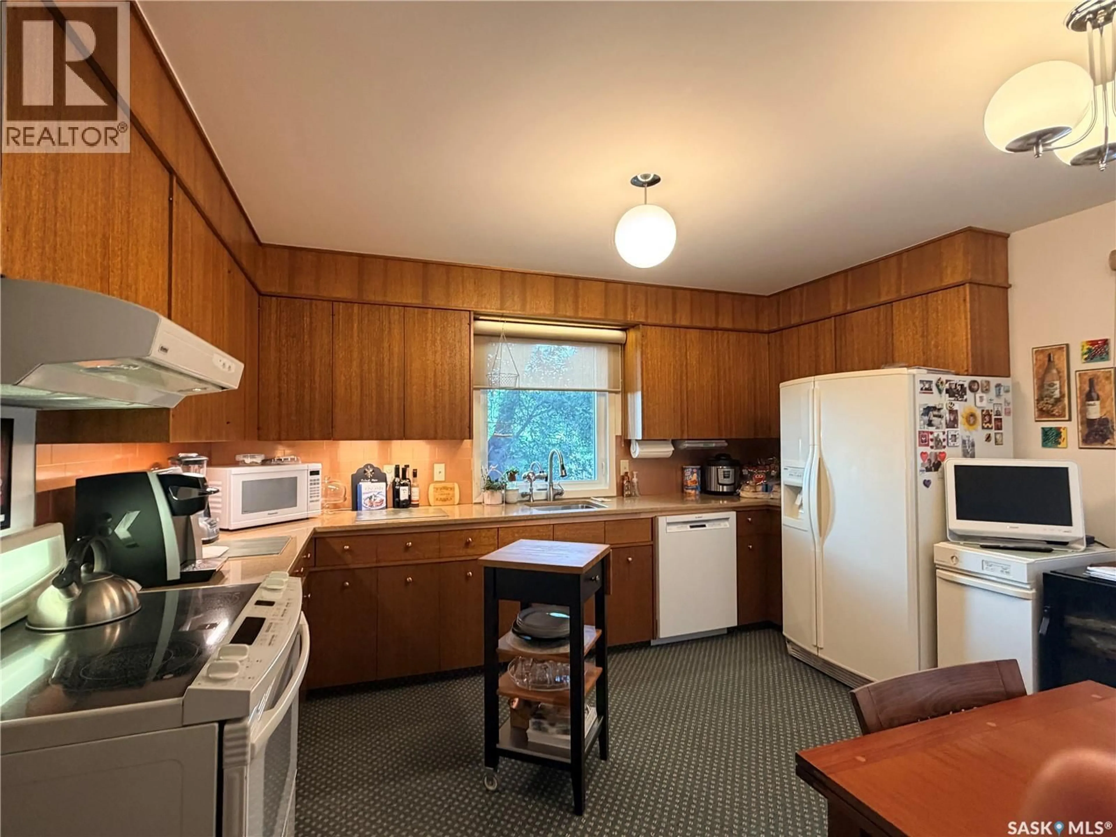 Standard kitchen, unknown for 66 KASPER CRESCENT, Assiniboia Saskatchewan S0H0B0
