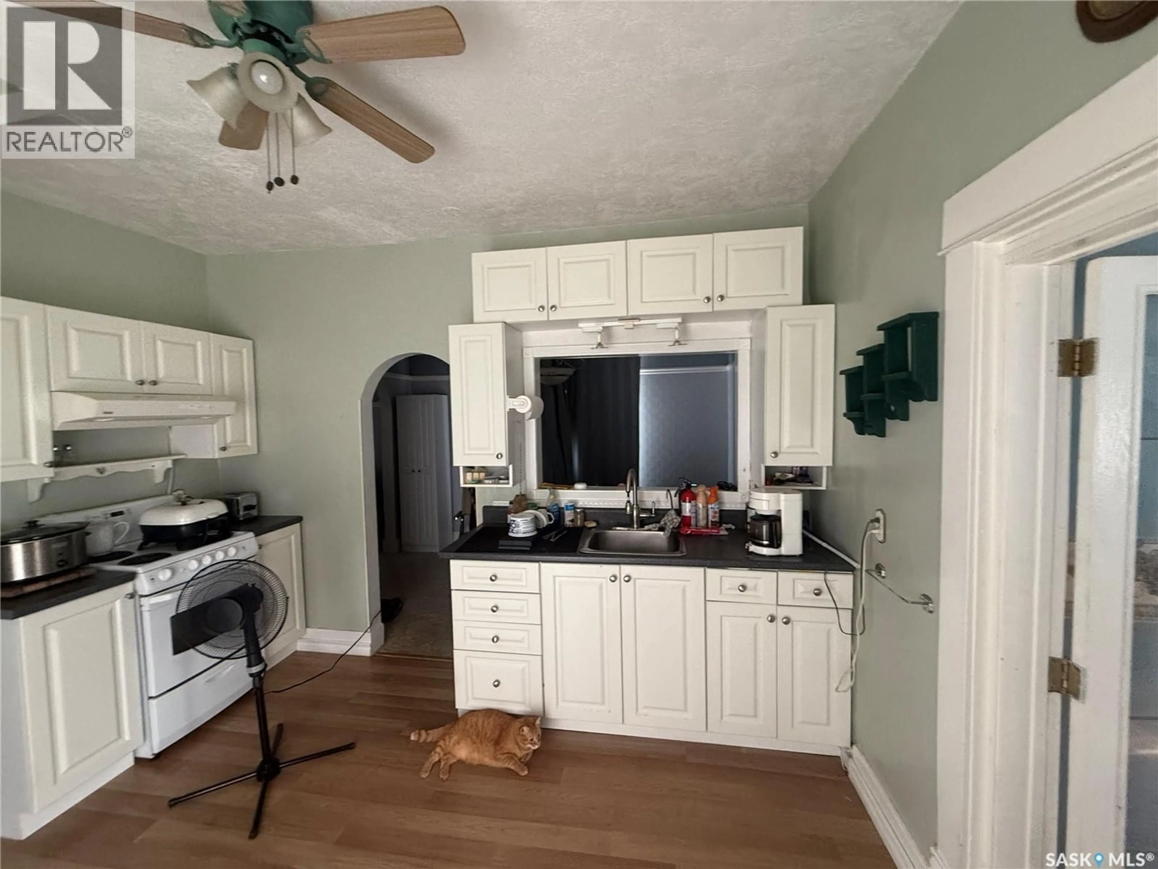 Standard kitchen, unknown for 381 MAIN STREET, Bengough Saskatchewan S0C0K0