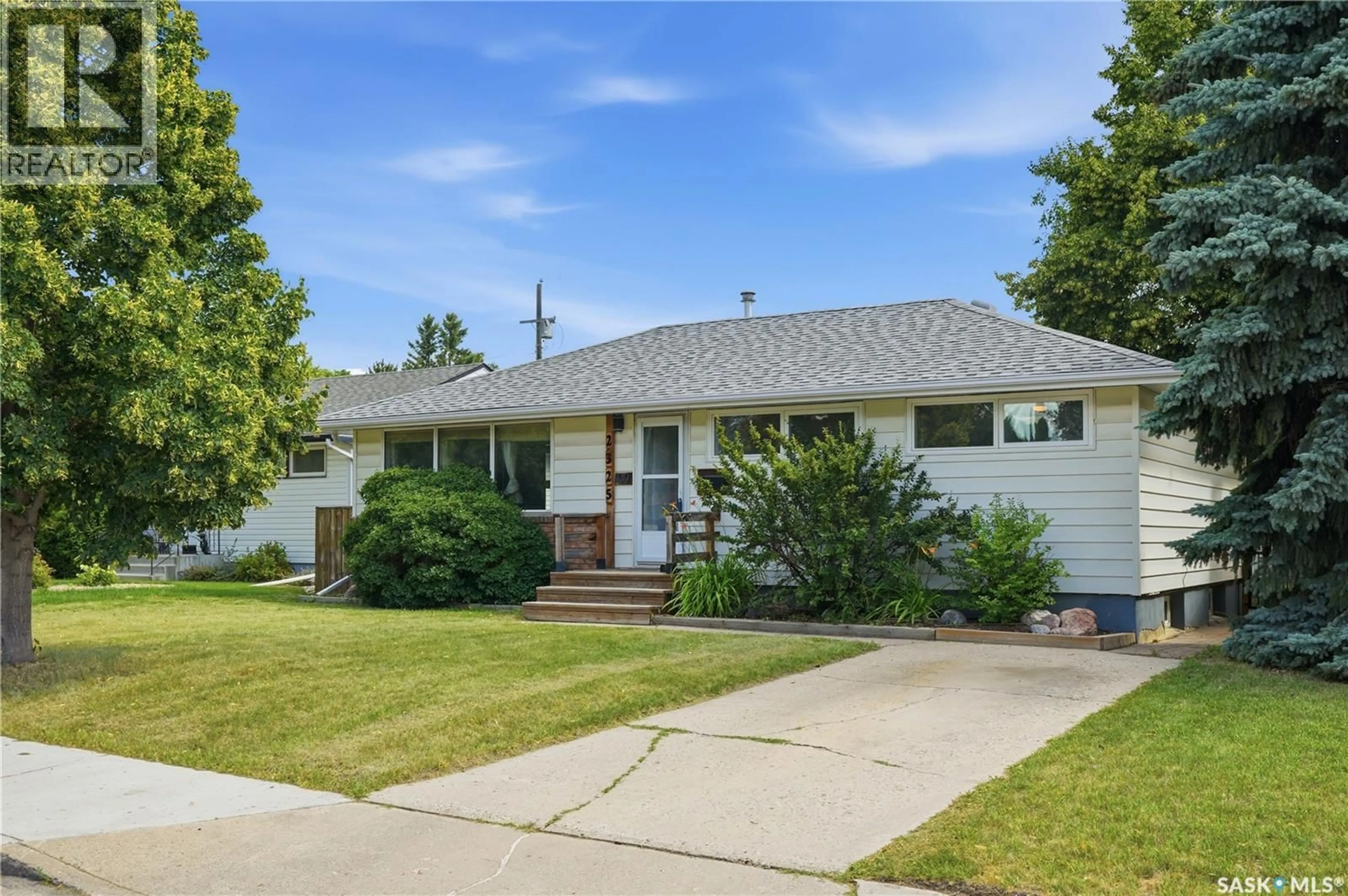 Home with vinyl exterior material, street for 2325 DUFFERIN AVENUE, Saskatoon Saskatchewan S7J1C1