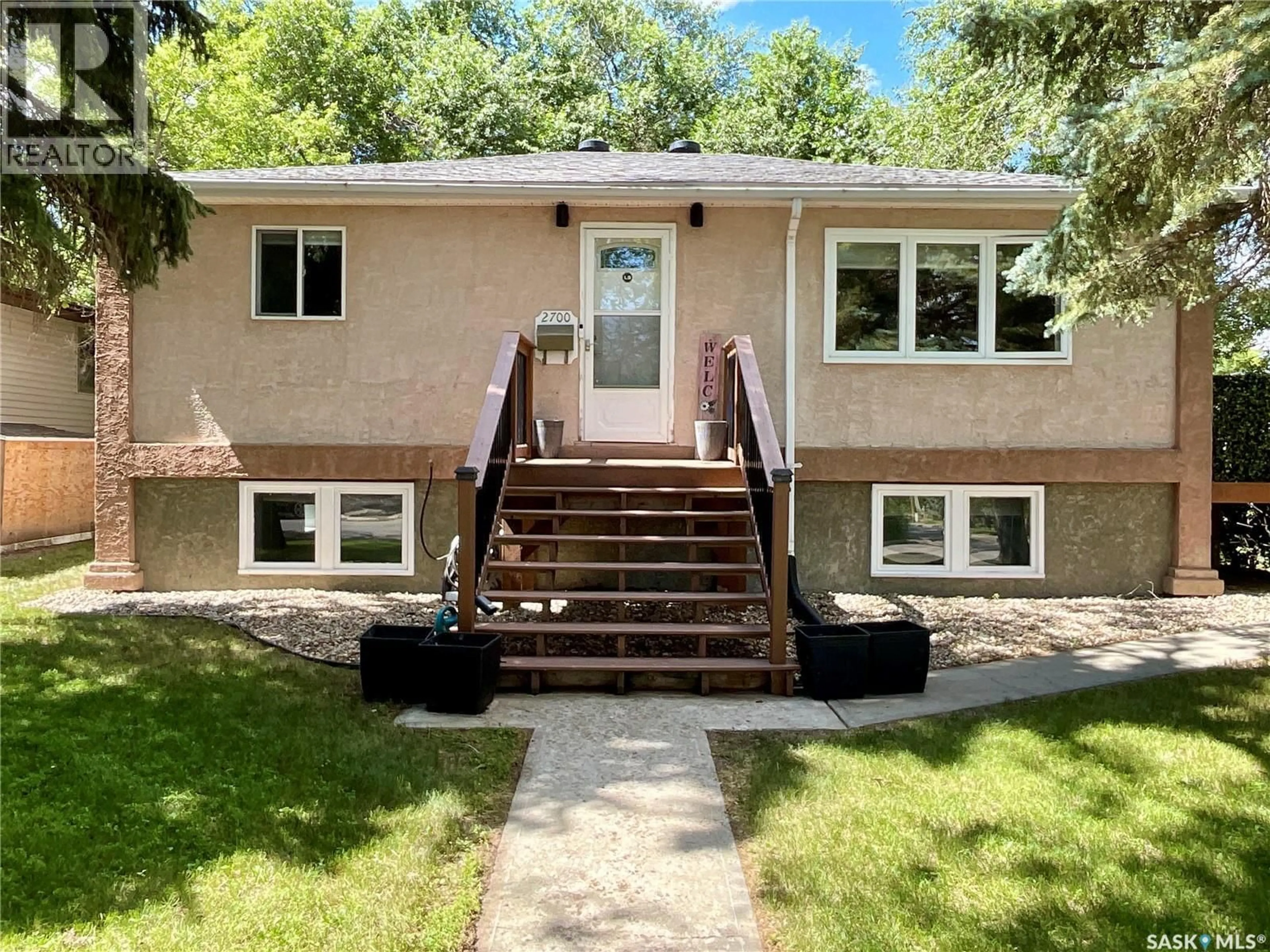 Home with vinyl exterior material, unknown for 2700 MCARA STREET, Regina Saskatchewan S4N2X1