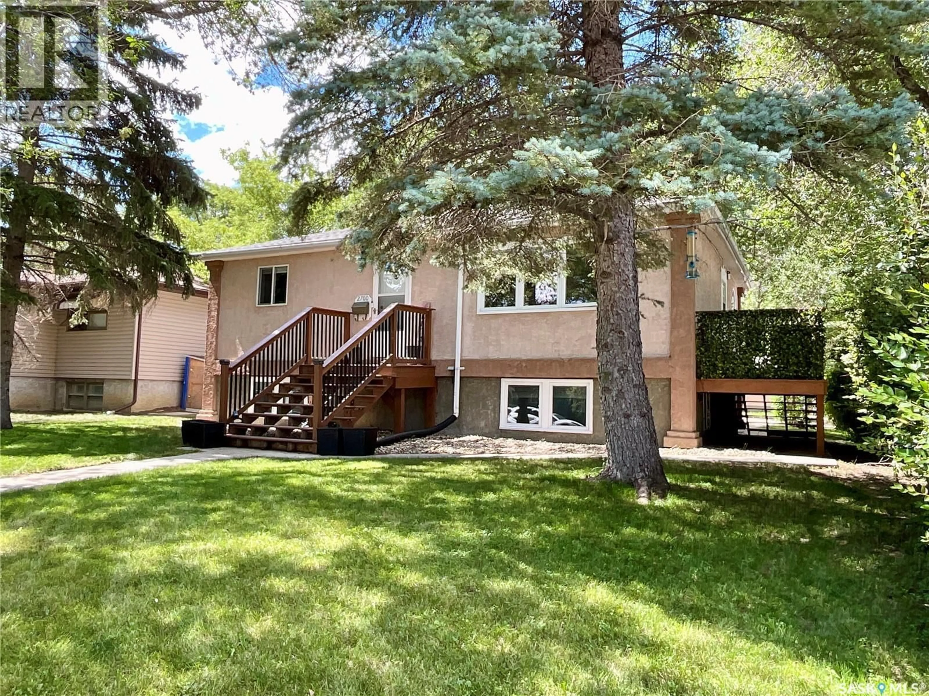 Home with vinyl exterior material, unknown for 2700 MCARA STREET, Regina Saskatchewan S4N2X1