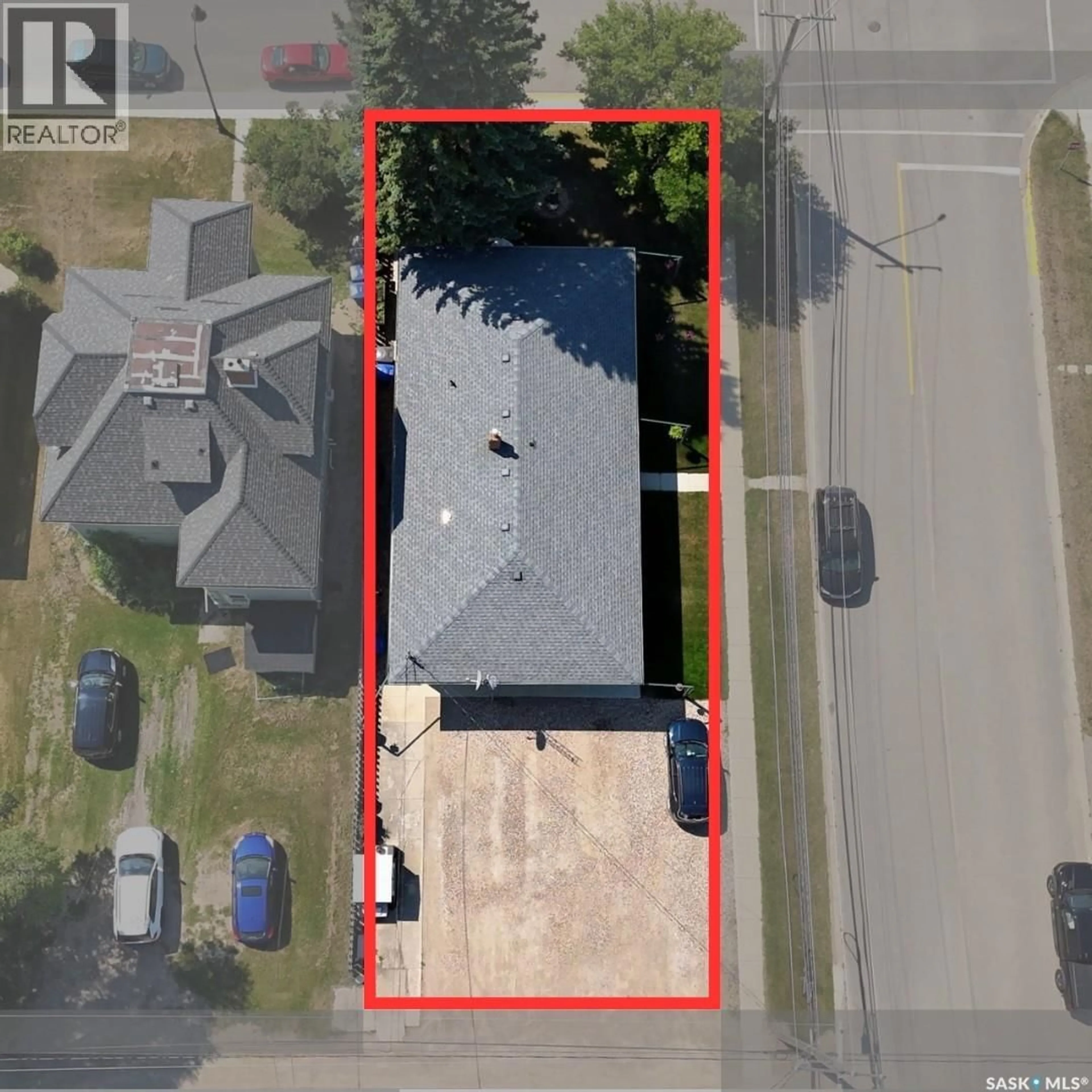 A pic from outside/outdoor area/front of a property/back of a property/a pic from drone, street for 638 7TH STREET, Humboldt Saskatchewan S0K2A0