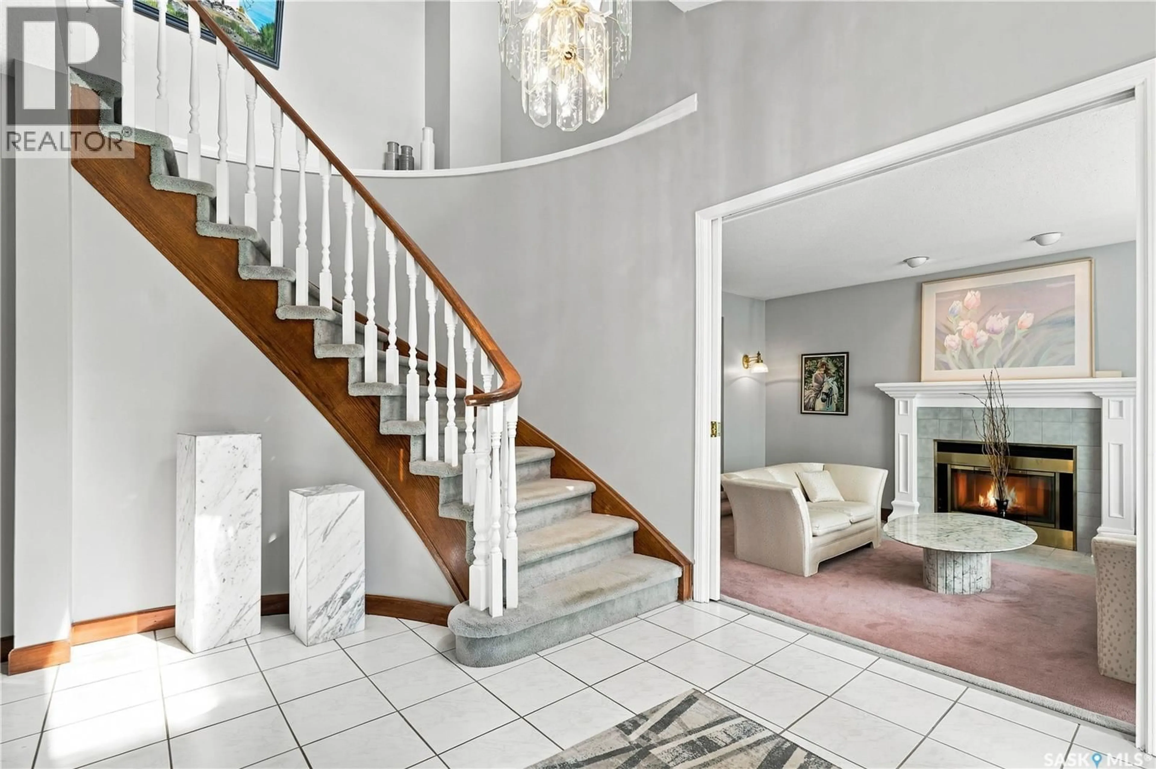 Indoor foyer for 3230 CALDER TERRACE, Saskatoon Saskatchewan S7J4W9