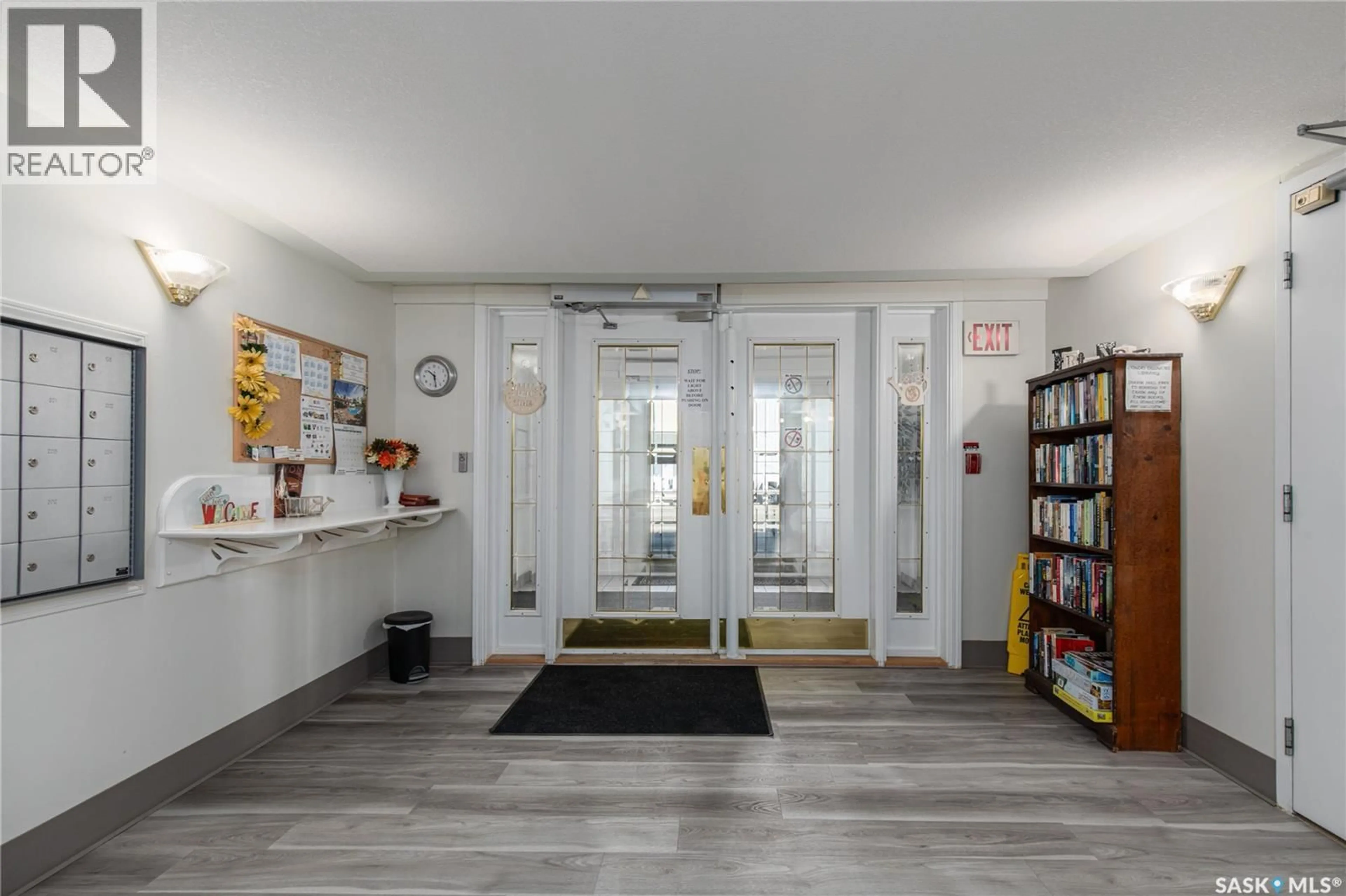 Indoor entryway for 65 - 104 HOCHELAGA STREET, Moose Jaw Saskatchewan S6H2E9