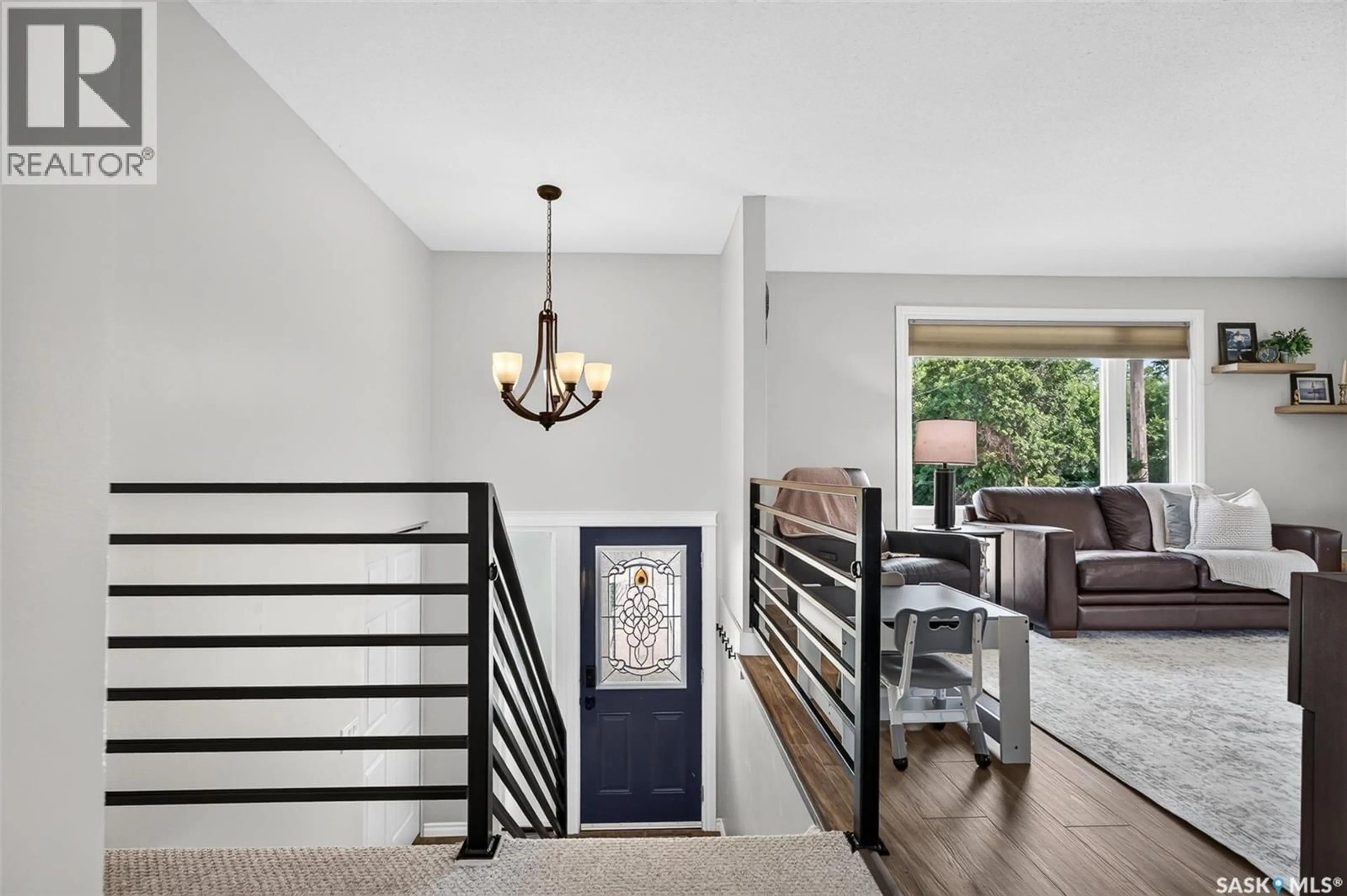 Indoor entryway for 951 HOLDSWORTH CRESCENT, Moose Jaw Saskatchewan S6H6T8