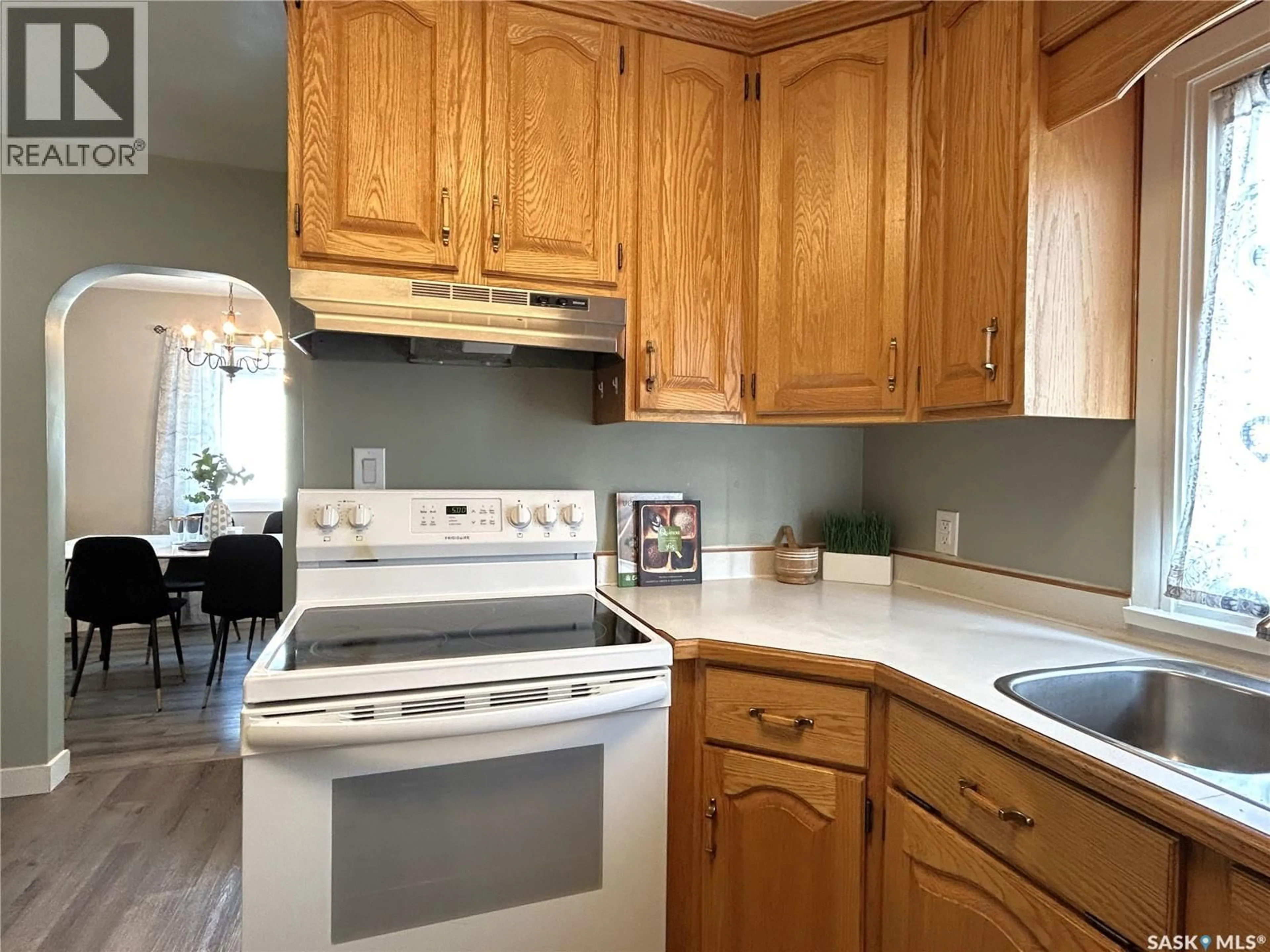 Standard kitchen, unknown for 317 108TH STREET, Saskatoon Saskatchewan S7N1P7