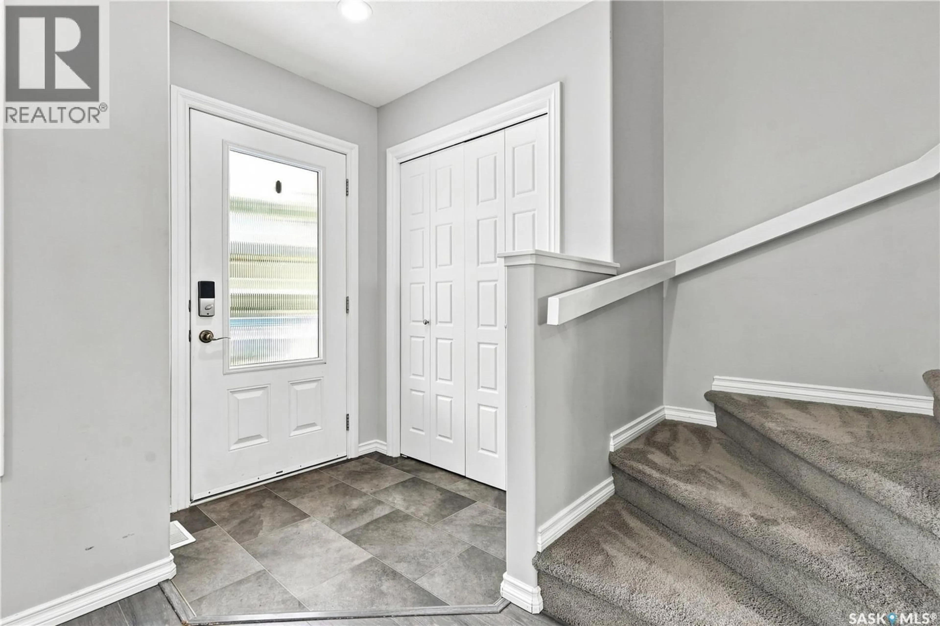 Indoor entryway for 5540 PREFONTAINE AVENUE, Regina Saskatchewan S4W0M8
