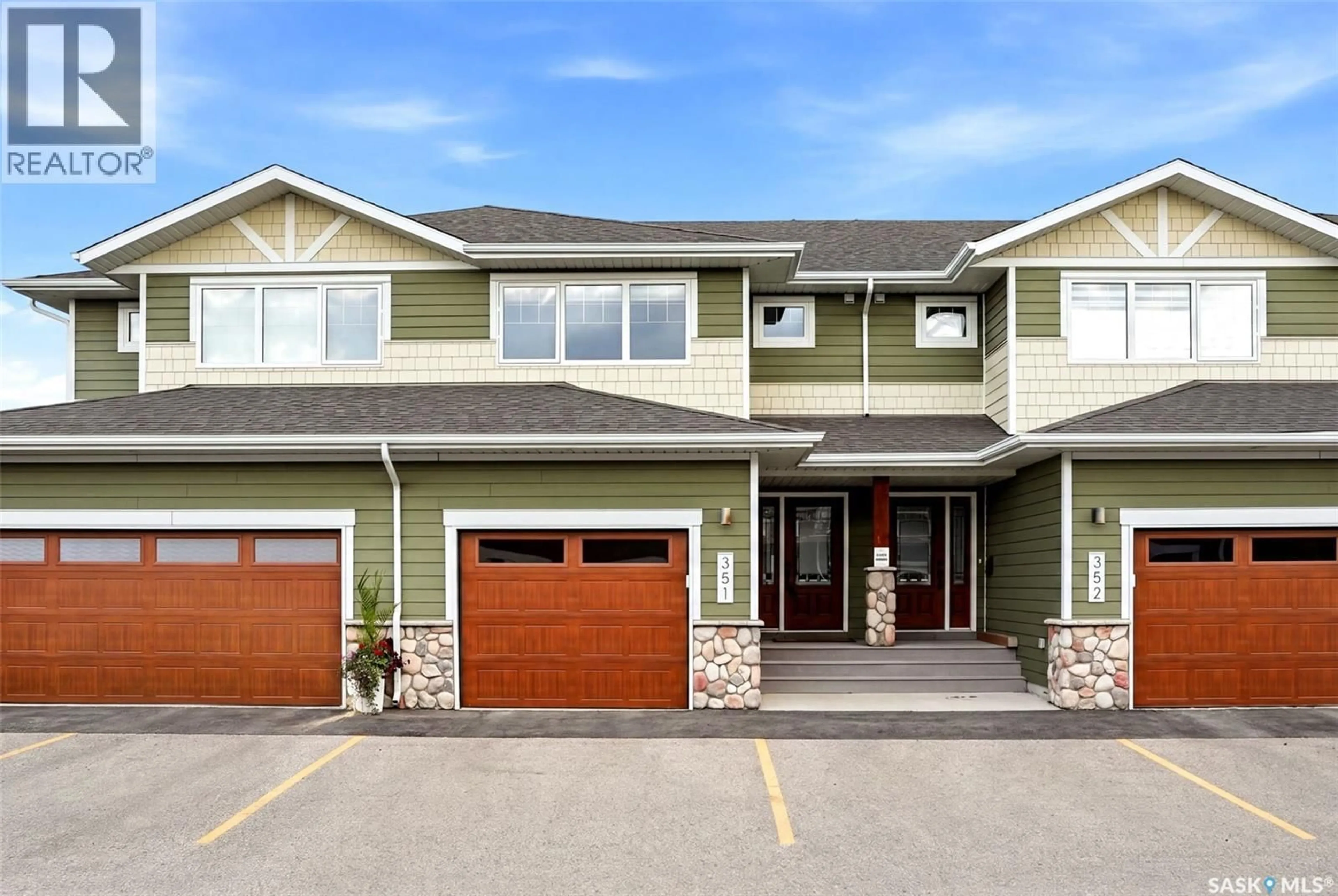 Home with vinyl exterior material, street for 351 4000 SANDHILL CRESCENT, Regina Saskatchewan S4V3N4
