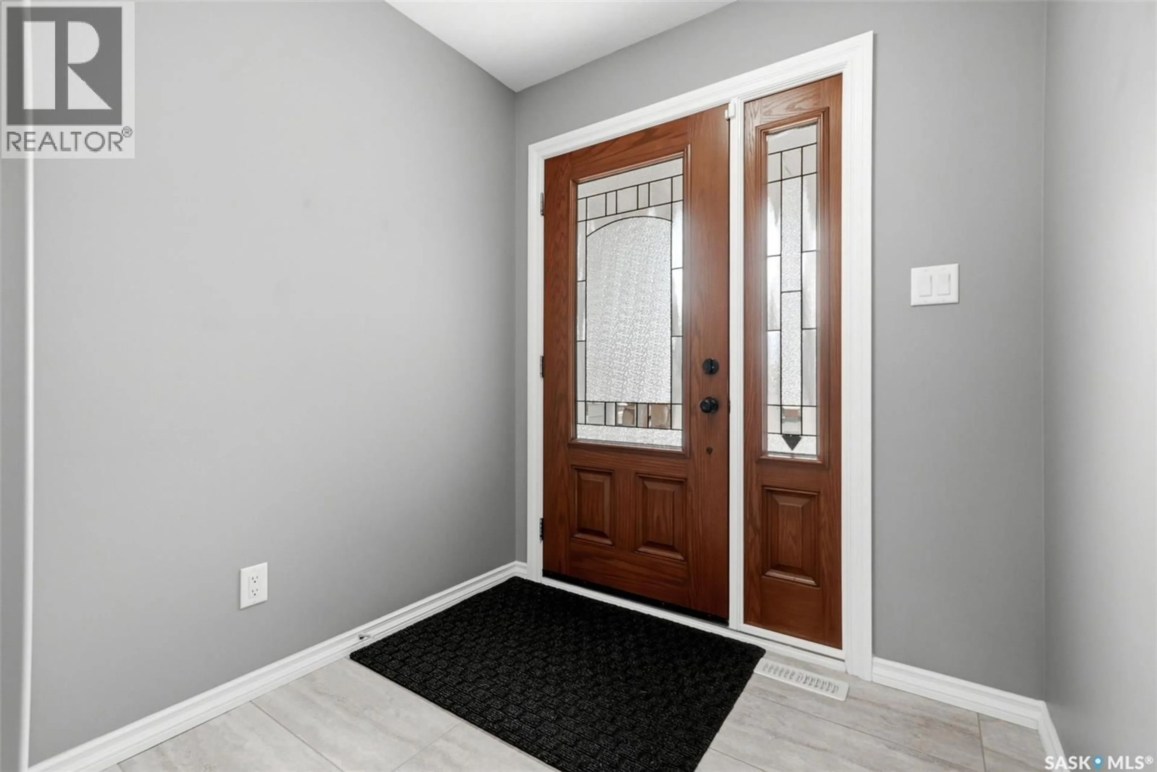Indoor entryway for 351 4000 SANDHILL CRESCENT, Regina Saskatchewan S4V3N4