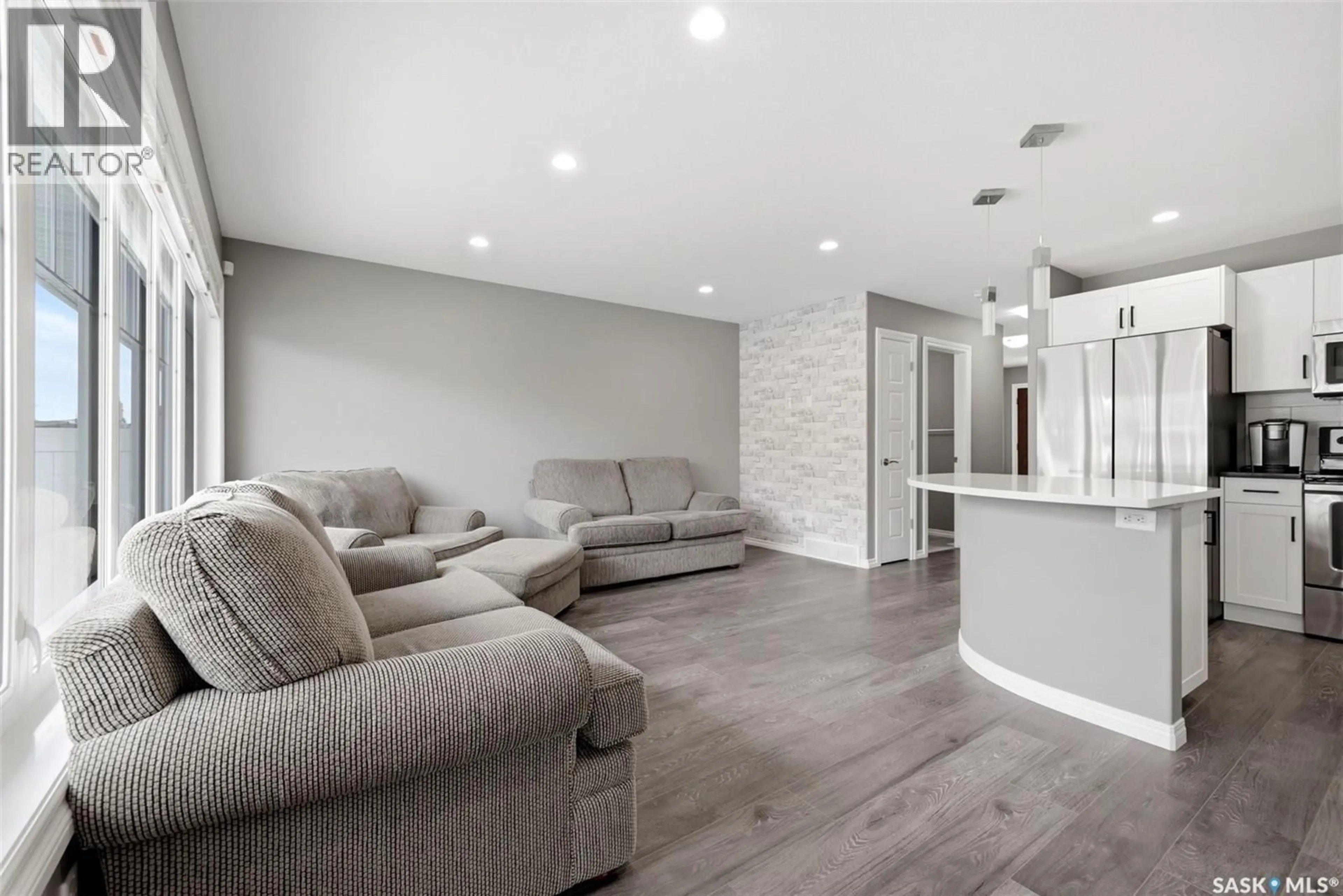 Living room with furniture, unknown for 351 4000 SANDHILL CRESCENT, Regina Saskatchewan S4V3N4