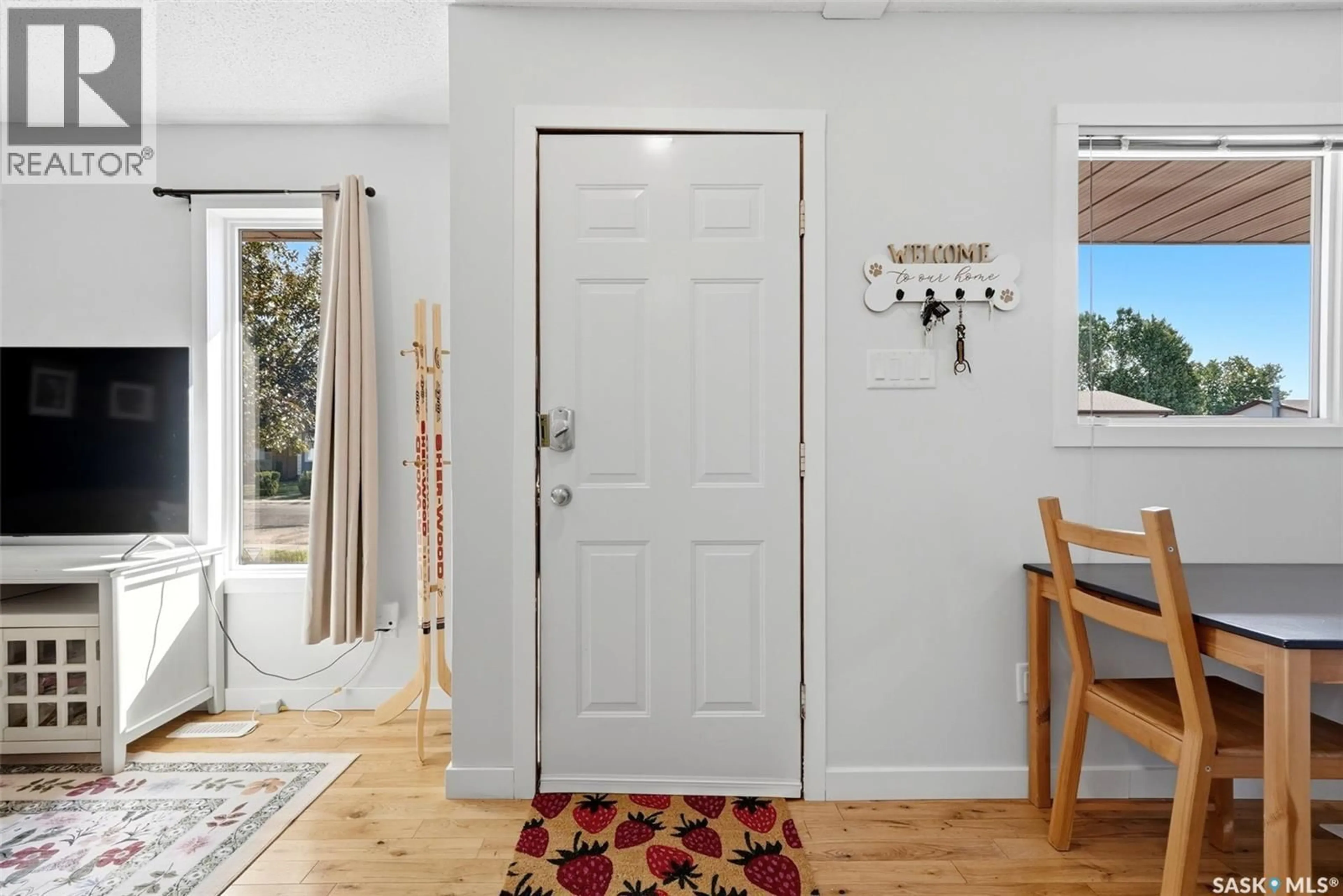 Indoor entryway for 1146 GRAHAM ROAD, Regina Saskatchewan S4N5Z9