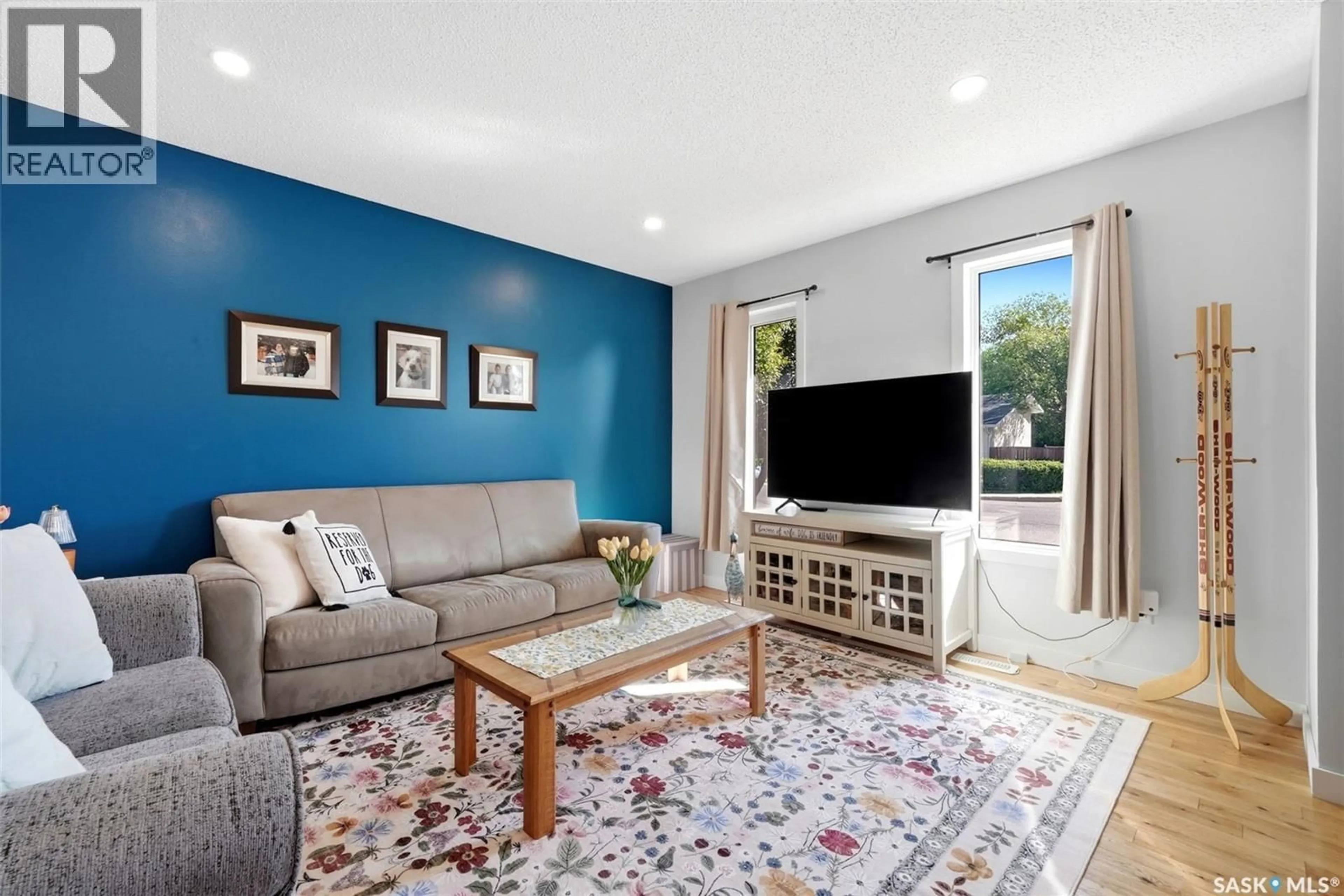 Living room with furniture, unknown for 1146 GRAHAM ROAD, Regina Saskatchewan S4N5Z9
