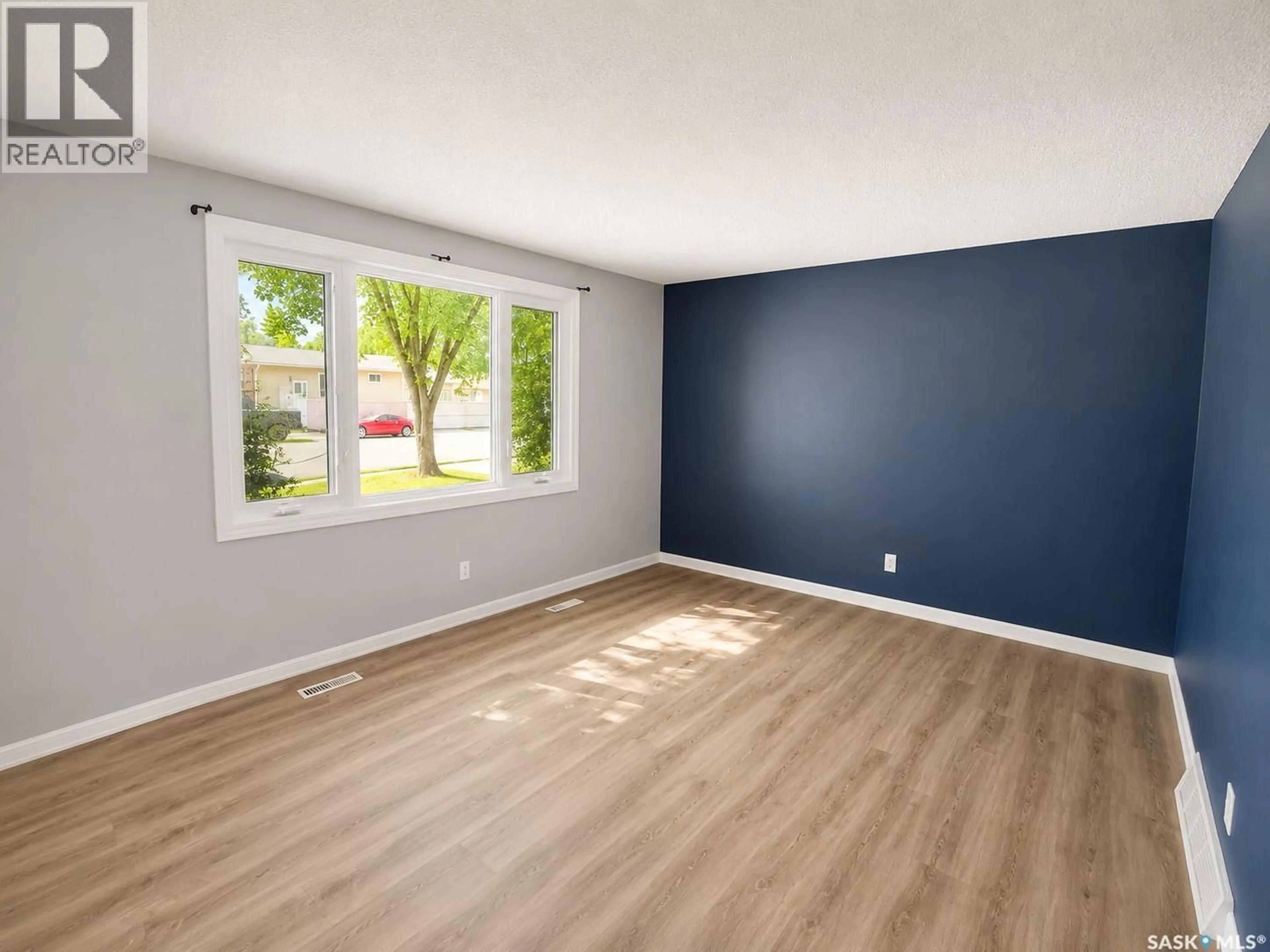 A pic of a room for 19 COOPER CRESCENT, Regina Saskatchewan S4R4J8