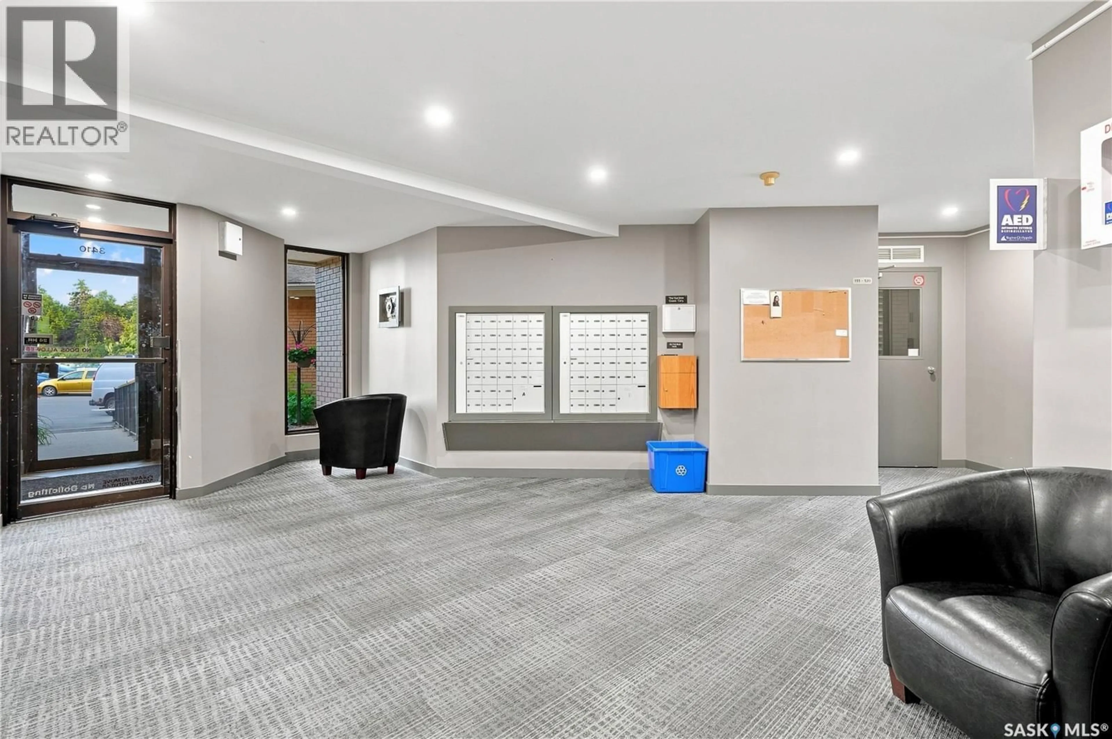 Indoor foyer for 119 - 3410 PARK STREET, Regina Saskatchewan S4V2M8