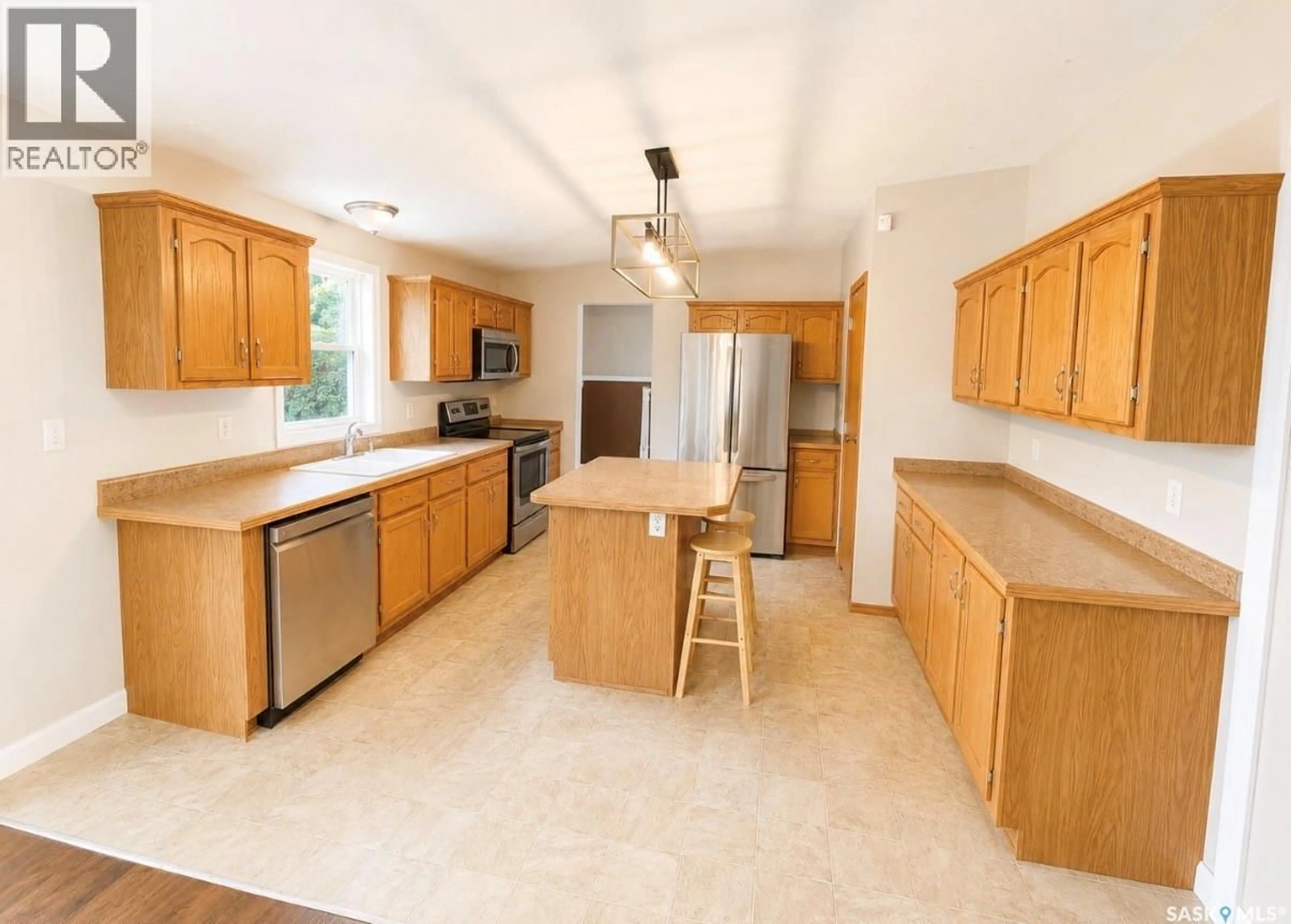 Open concept kitchen, ceramic/tile floor for 78 PRAIRIE SUN COURT, Swift Current Saskatchewan S9H3X6