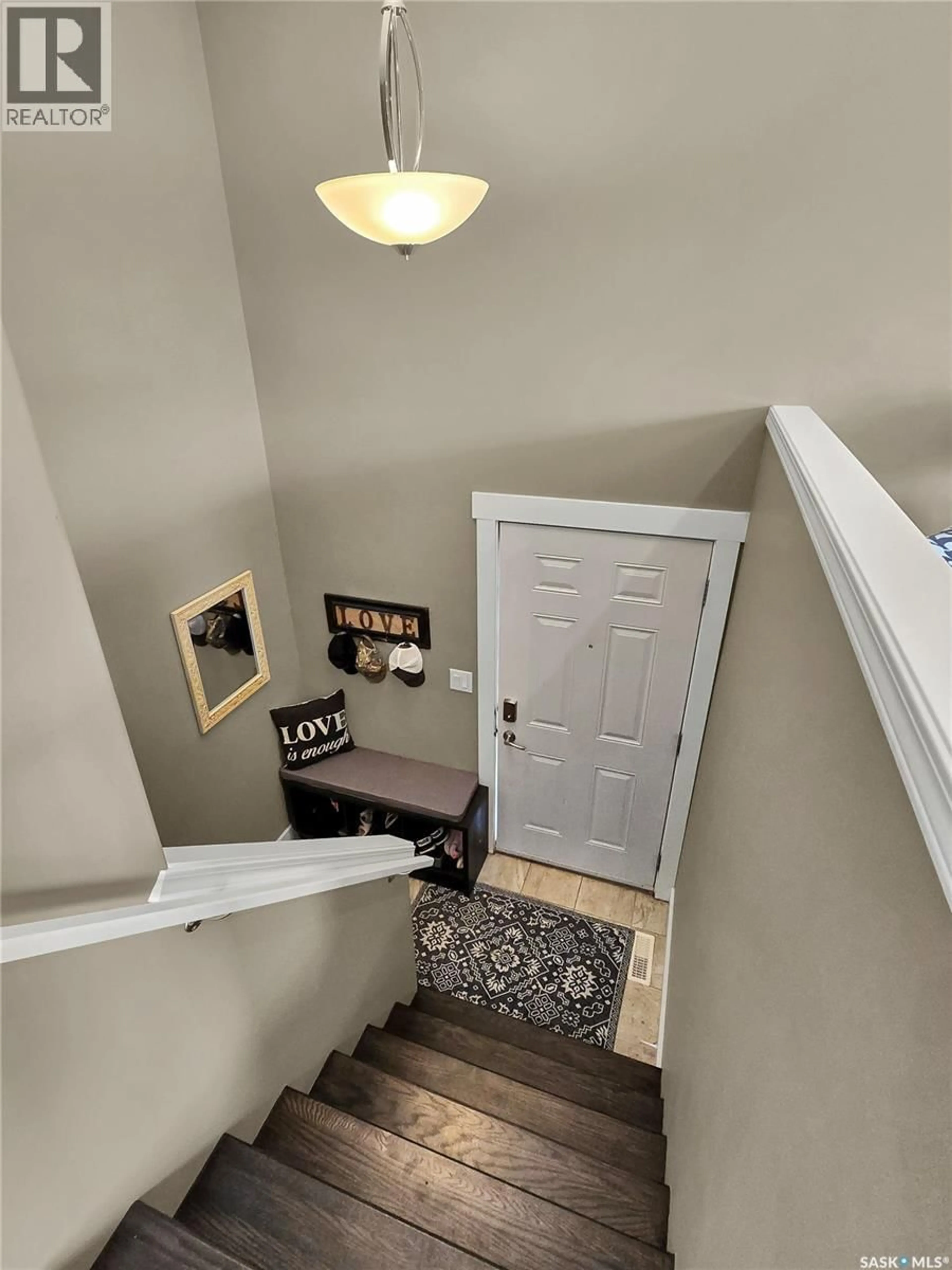 Indoor entryway for 6F - 110 CENTENNIAL BOULEVARD, Warman Saskatchewan S0K4S0
