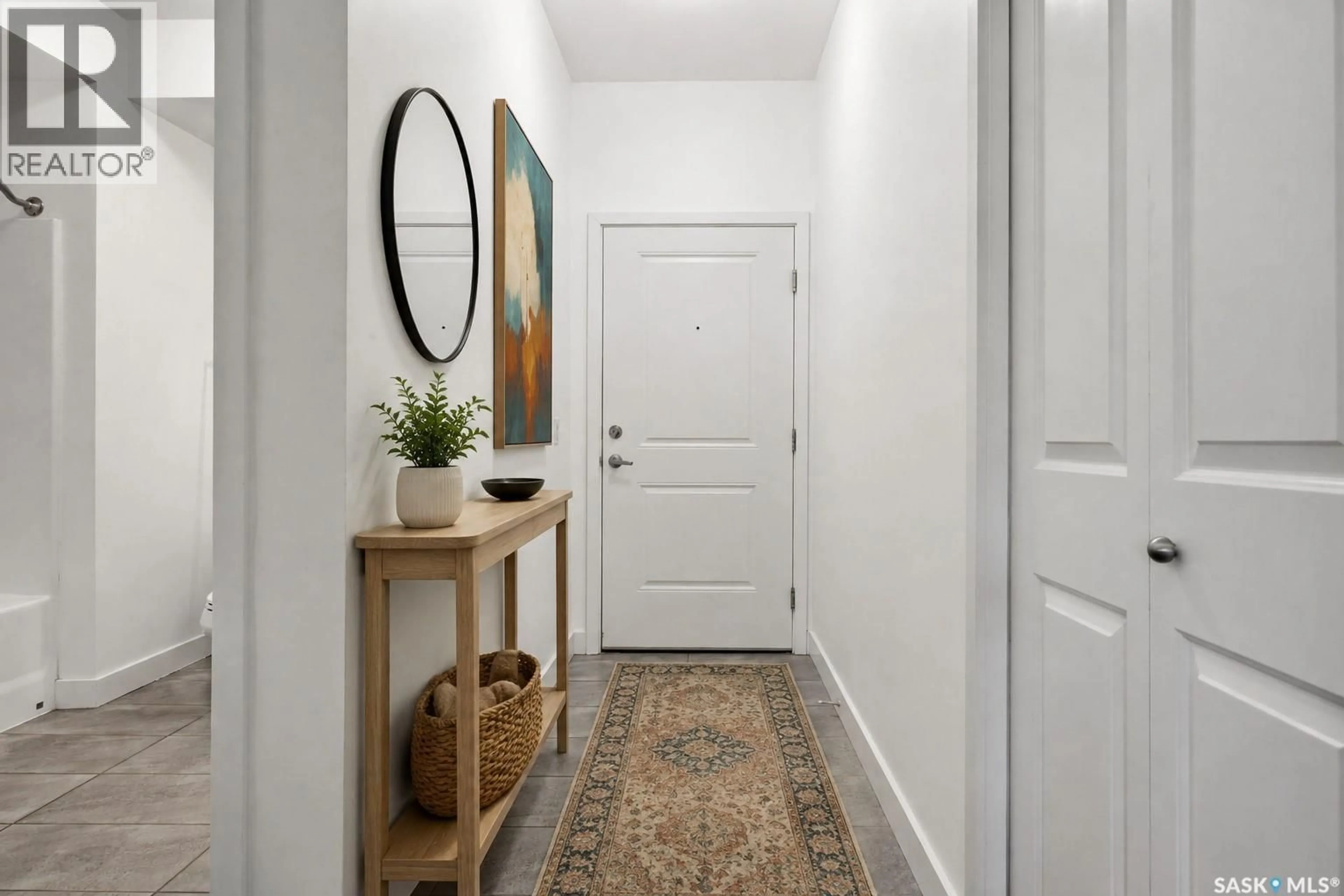 Indoor entryway for 208 - 2255 ANGUS STREET, Regina Saskatchewan S4T2A3