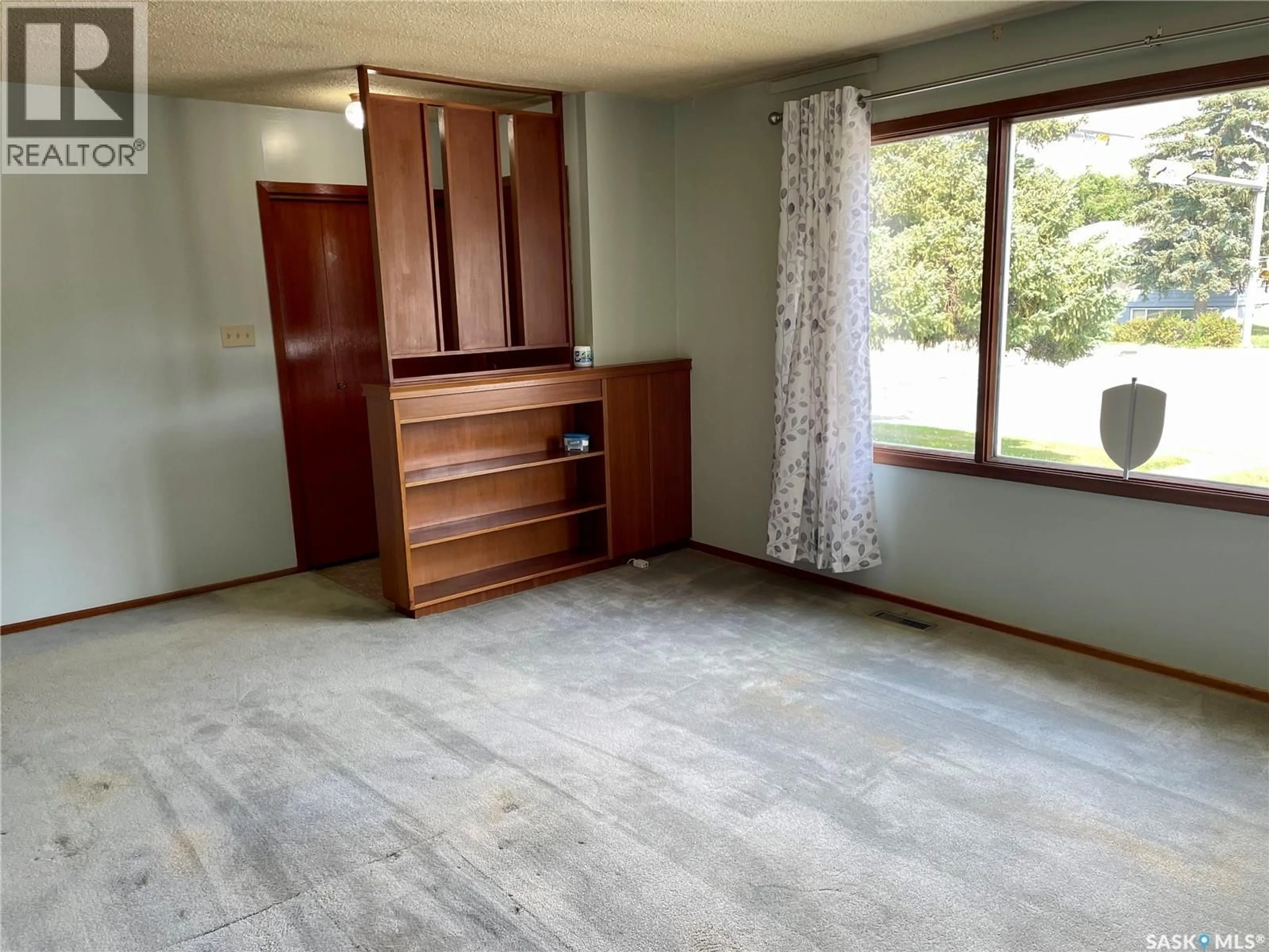 A pic of a room for 206 MCINTOSH STREET, Regina Saskatchewan S4R4Z9