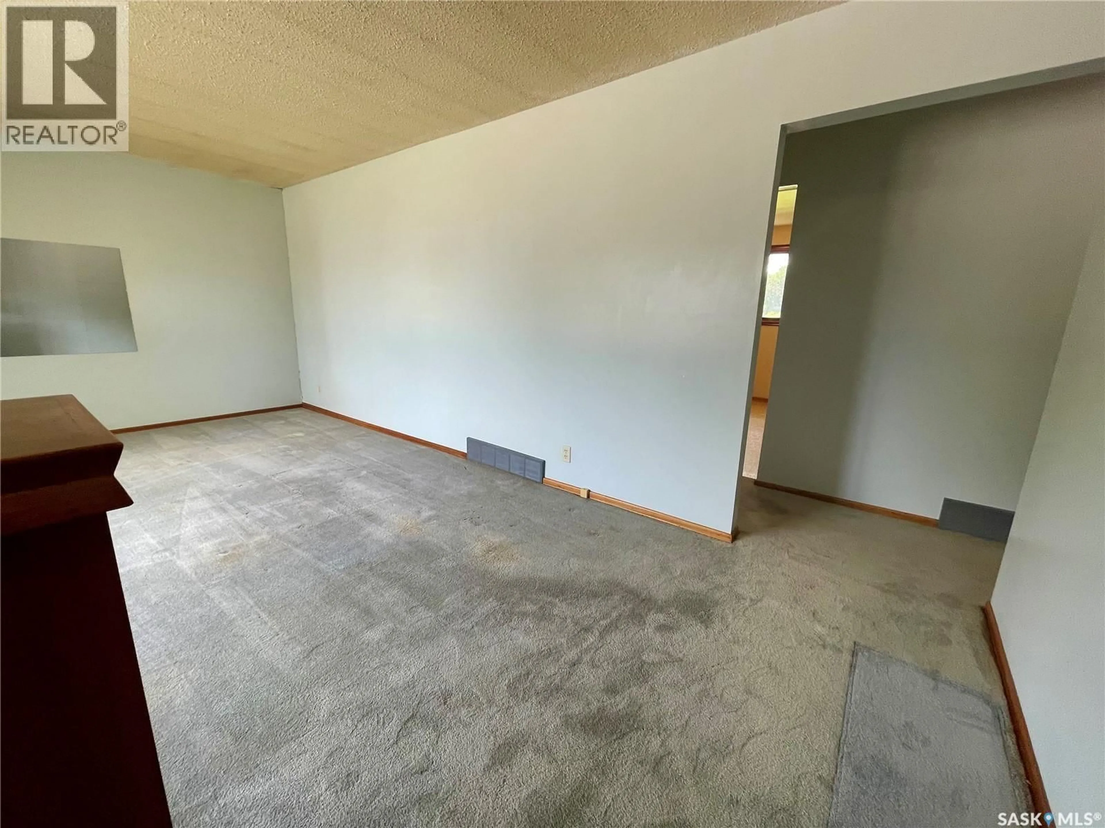A pic of a room for 206 MCINTOSH STREET, Regina Saskatchewan S4R4Z9