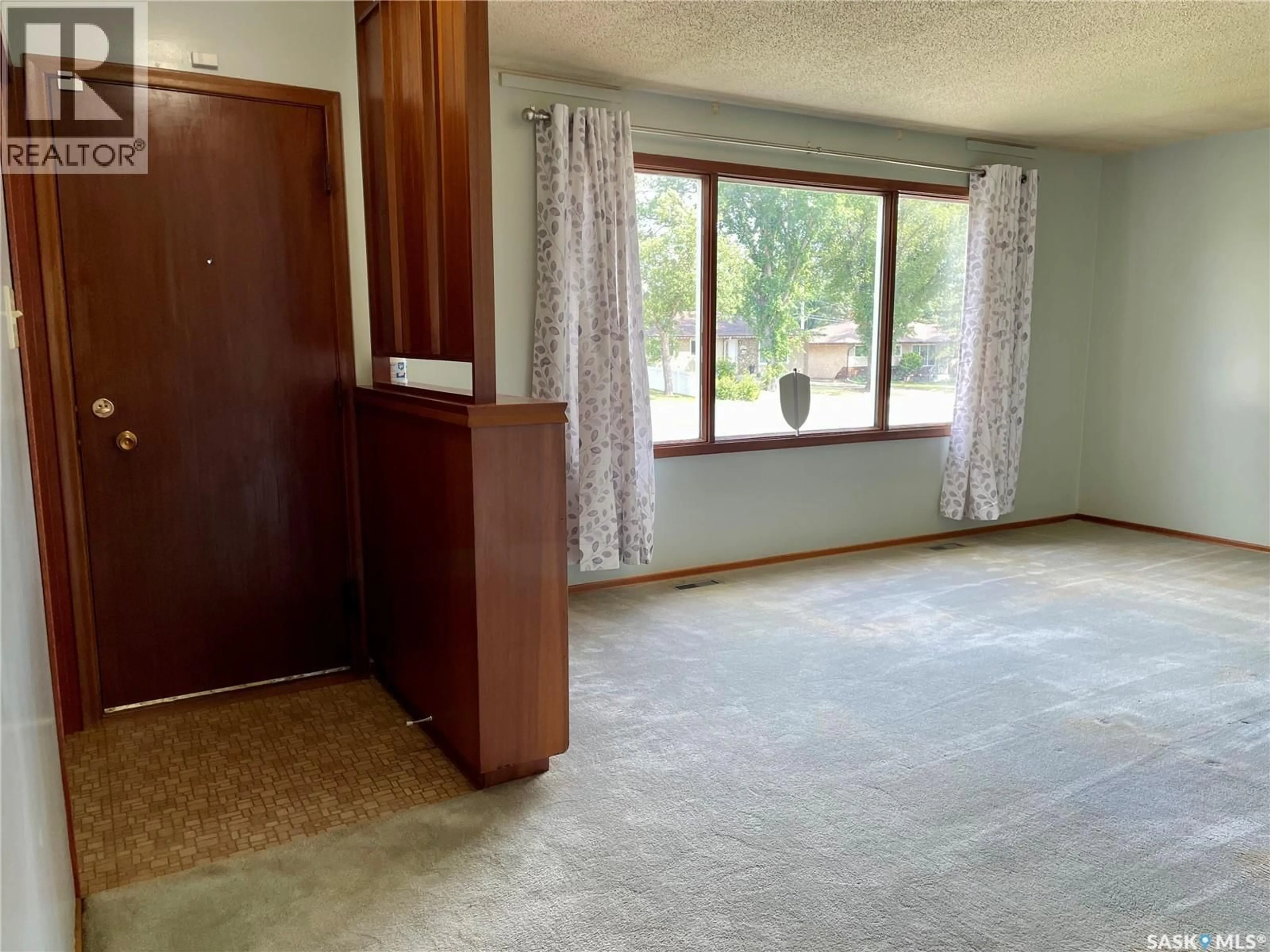 A pic of a room for 206 MCINTOSH STREET, Regina Saskatchewan S4R4Z9