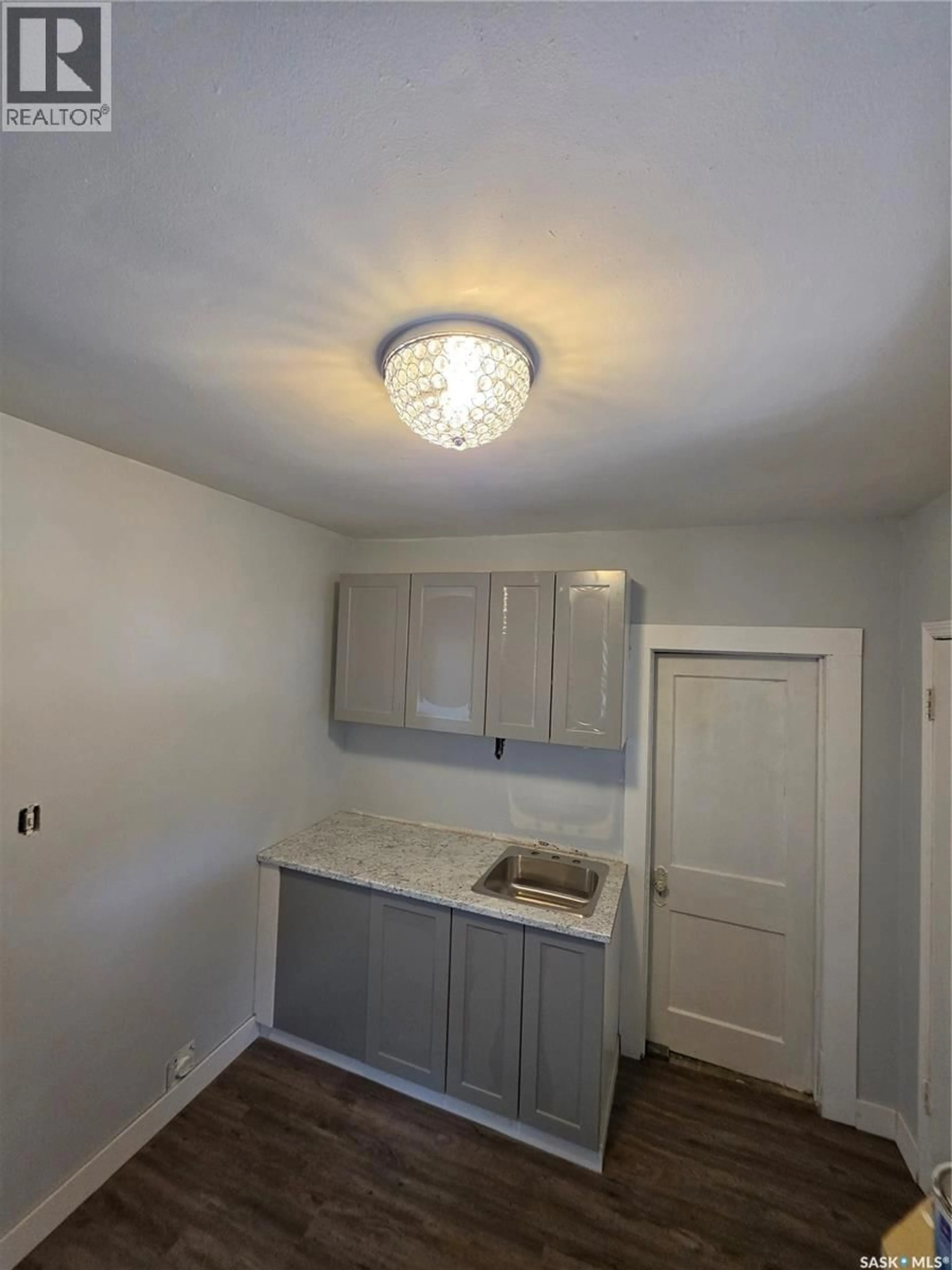 A pic of a room for 1525 ELPHINSTONE STREET, Regina Saskatchewan S4T3M9