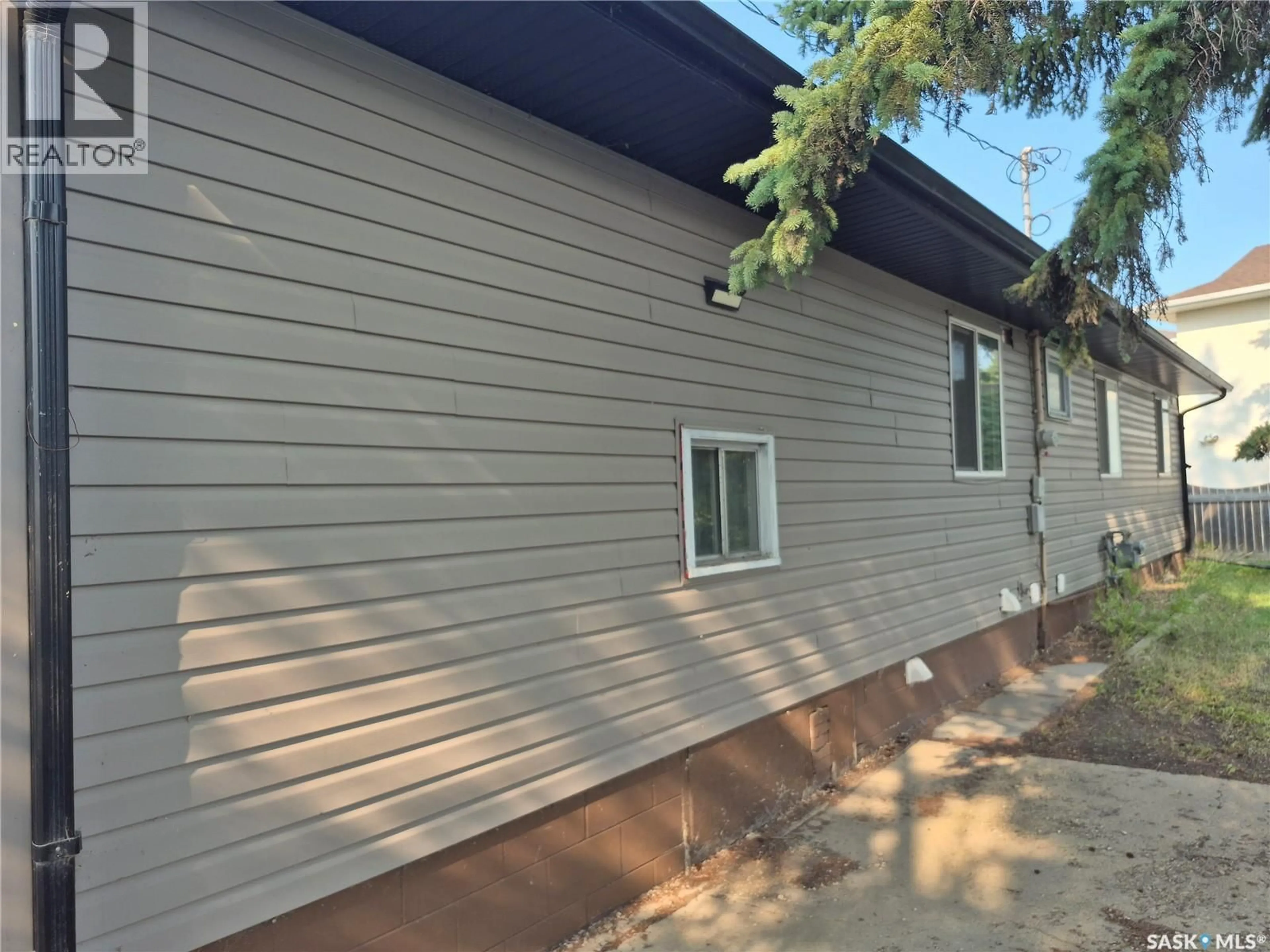 Home with vinyl exterior material, building for 215 CENTRAL STREET, Warman Saskatchewan S0K4S0