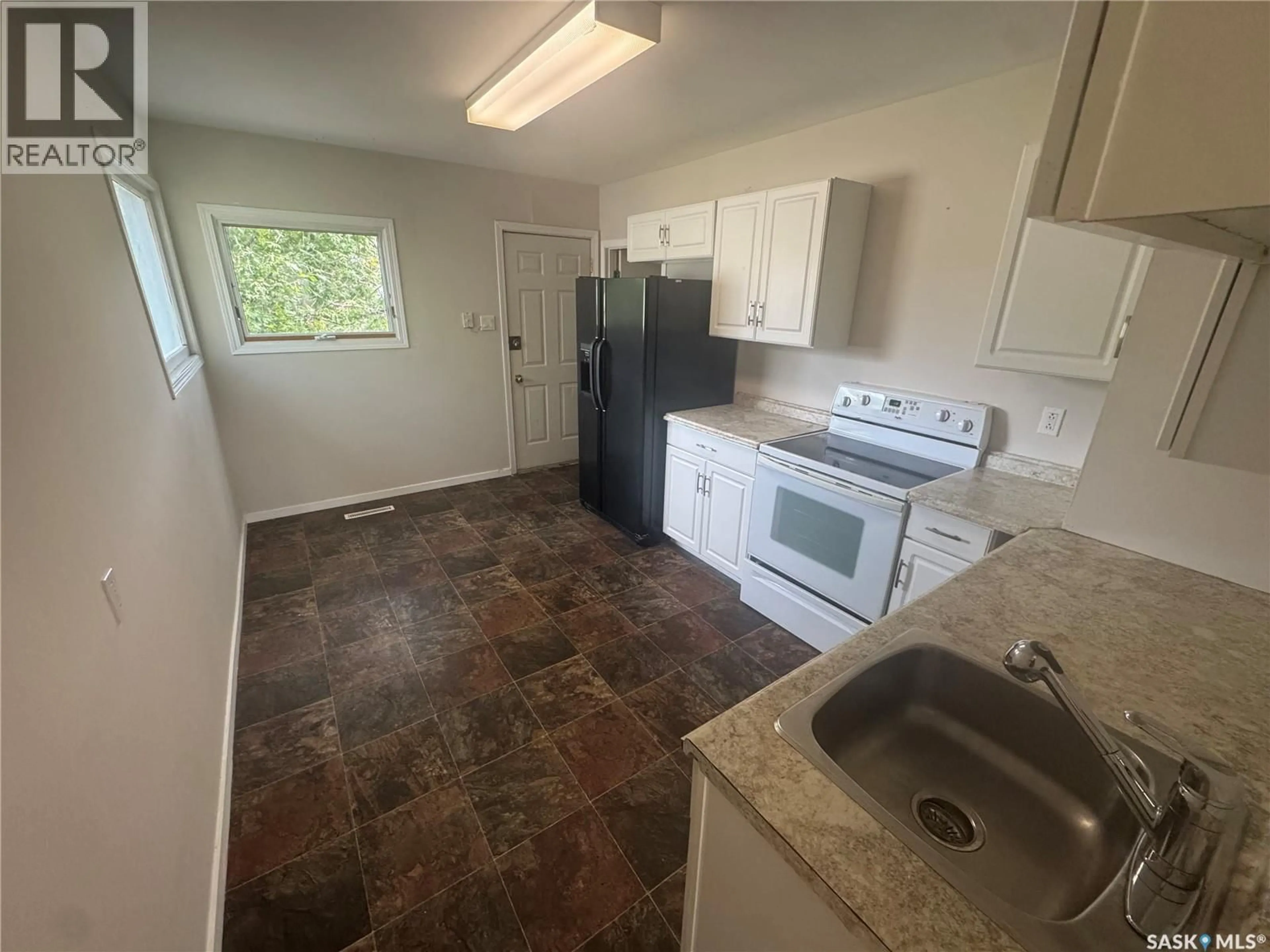Standard kitchen, unknown for 755 CAMERON STREET, Regina Saskatchewan S4T2S5