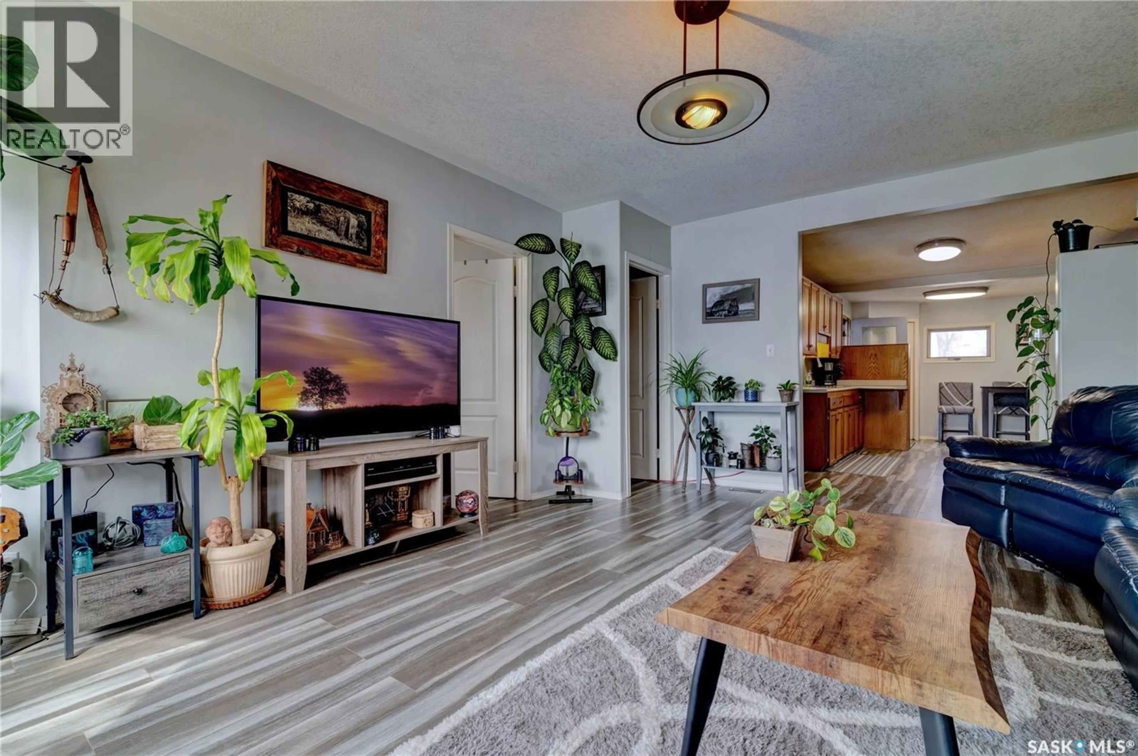Indoor entryway for 1230 DEWDNEY AVENUE, Regina Saskatchewan S4N0E3