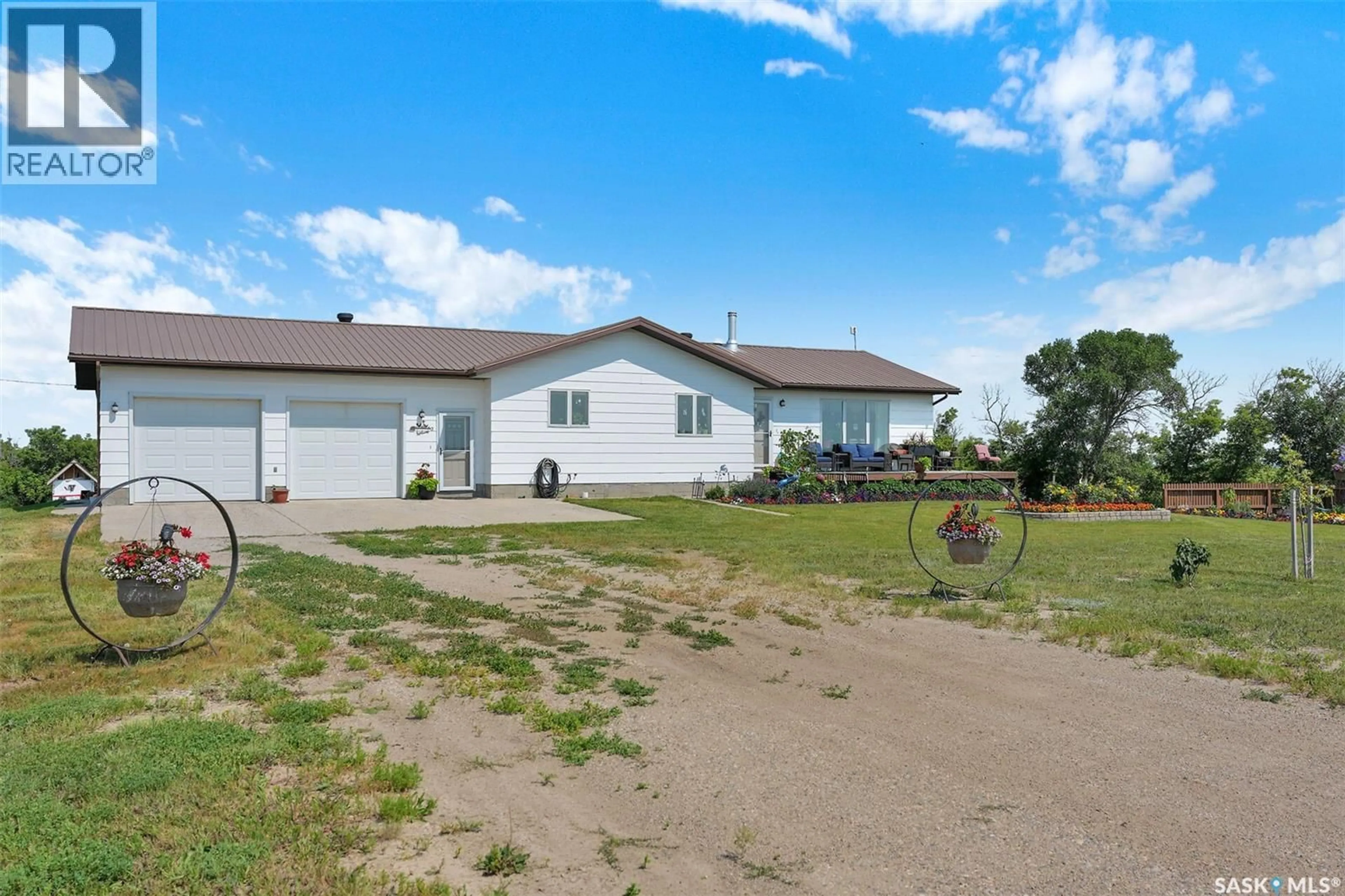 A pic from outside/outdoor area/front of a property/back of a property/a pic from drone, unknown for DILKE ACREAGE, Sarnia Rm No. 221 Saskatchewan S0G1C0