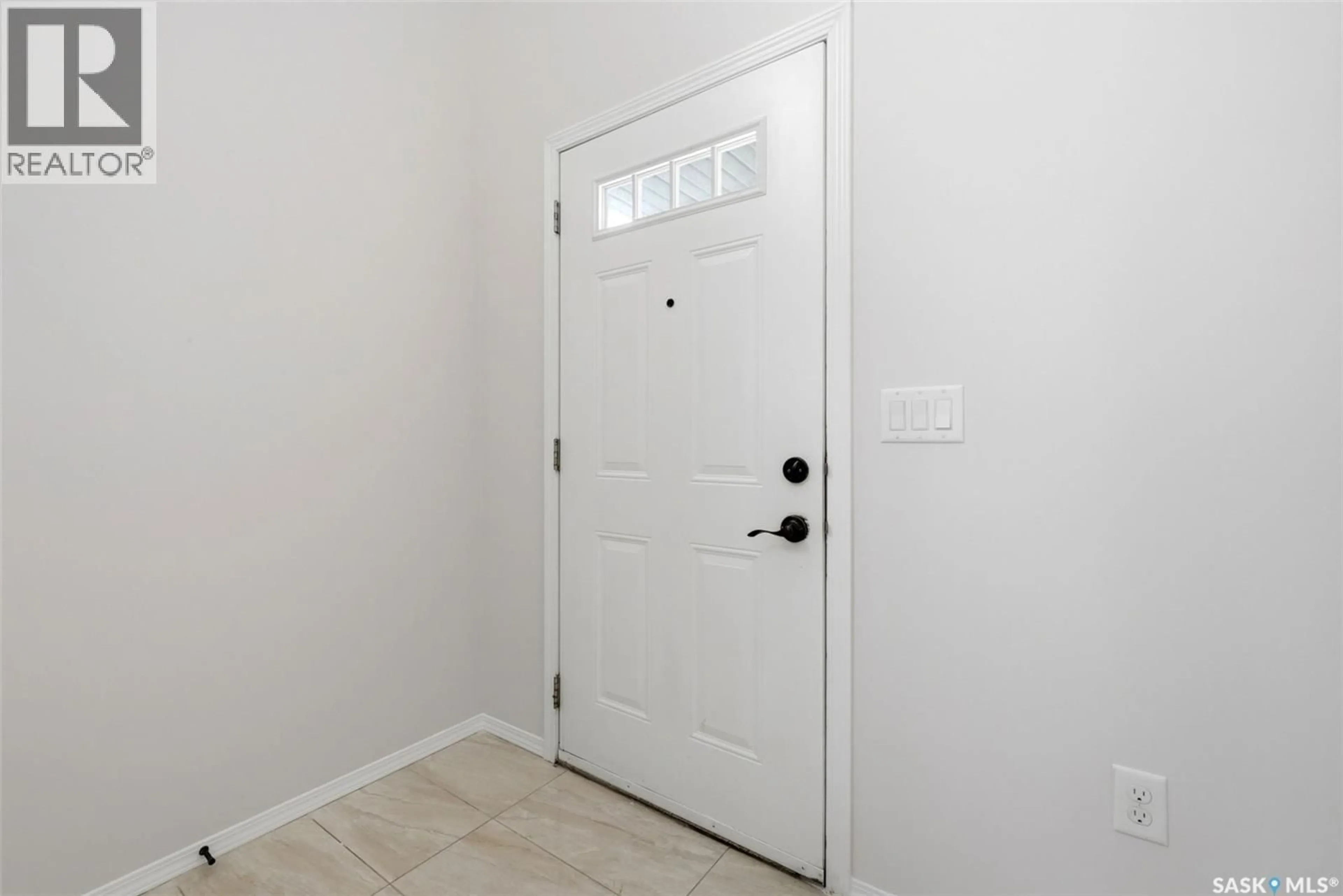 Indoor entryway for 5257 CANUCK CRESCENT, Regina Saskatchewan S4W0H2