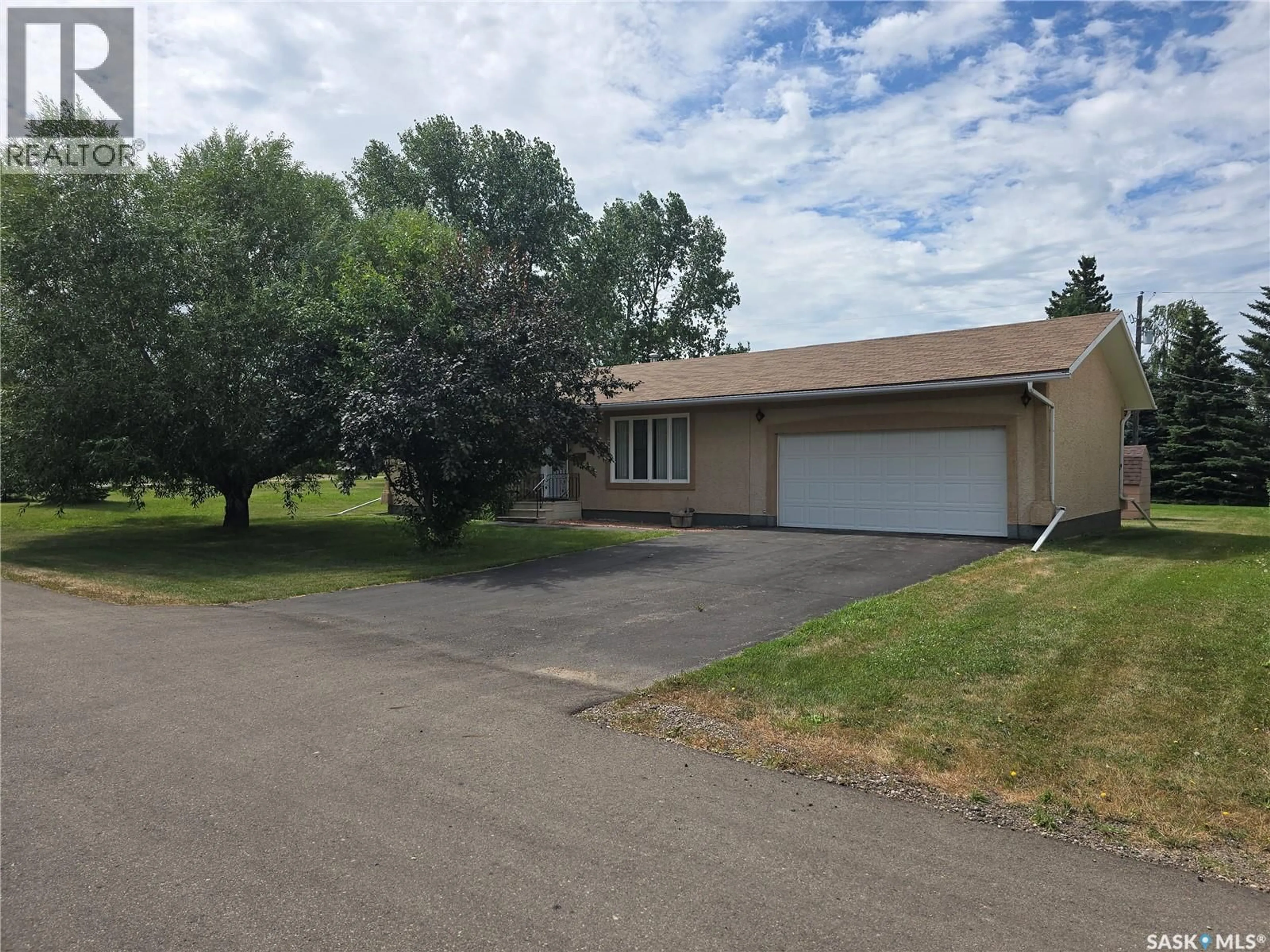 A pic from outside/outdoor area/front of a property/back of a property/a pic from drone, street for 171 LOWESTOFT STREET, Grayson Saskatchewan S0A1E0