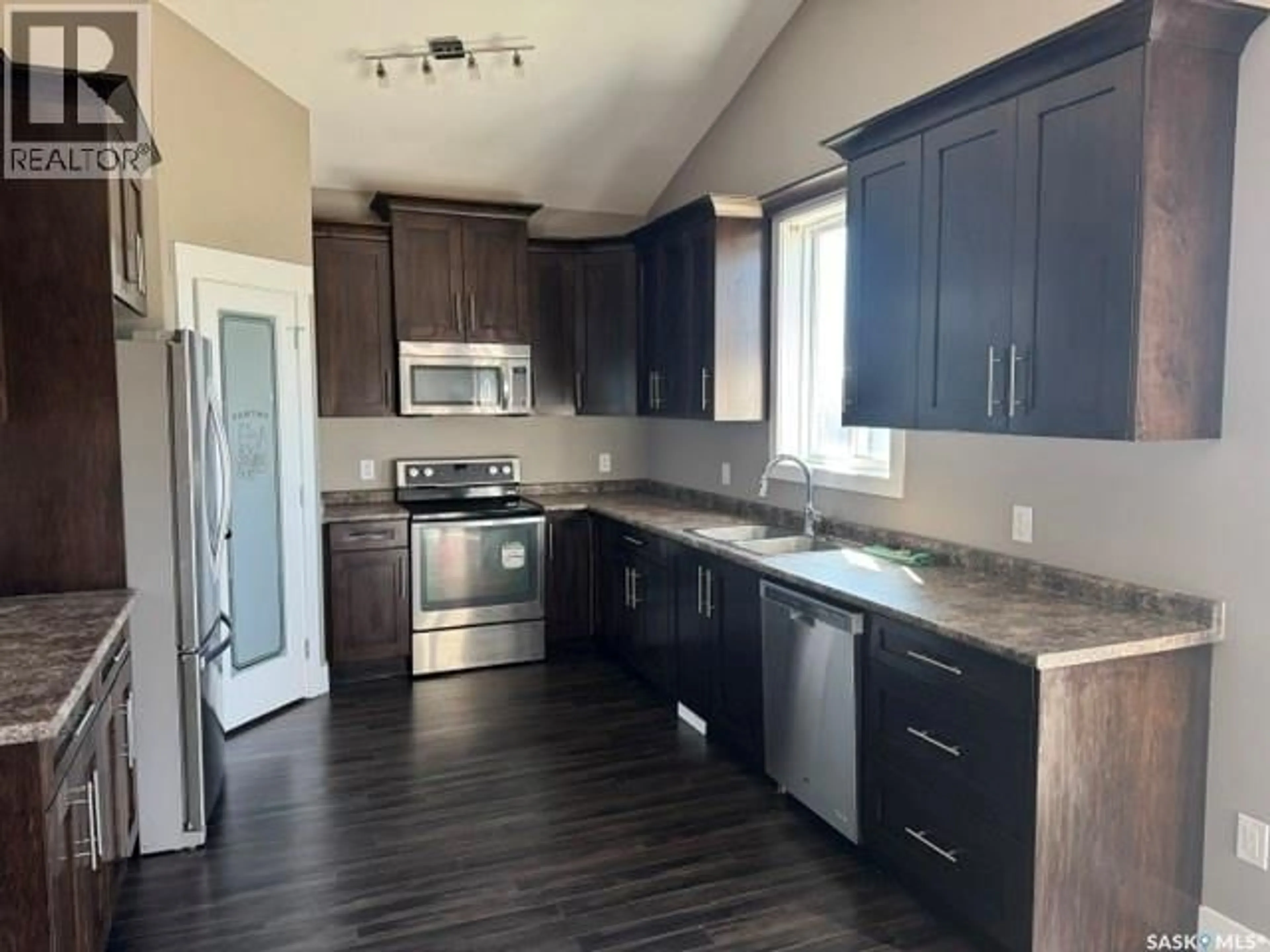 Open concept kitchen, unknown for 281 15TH STREET, Battleford Saskatchewan S0M0E0