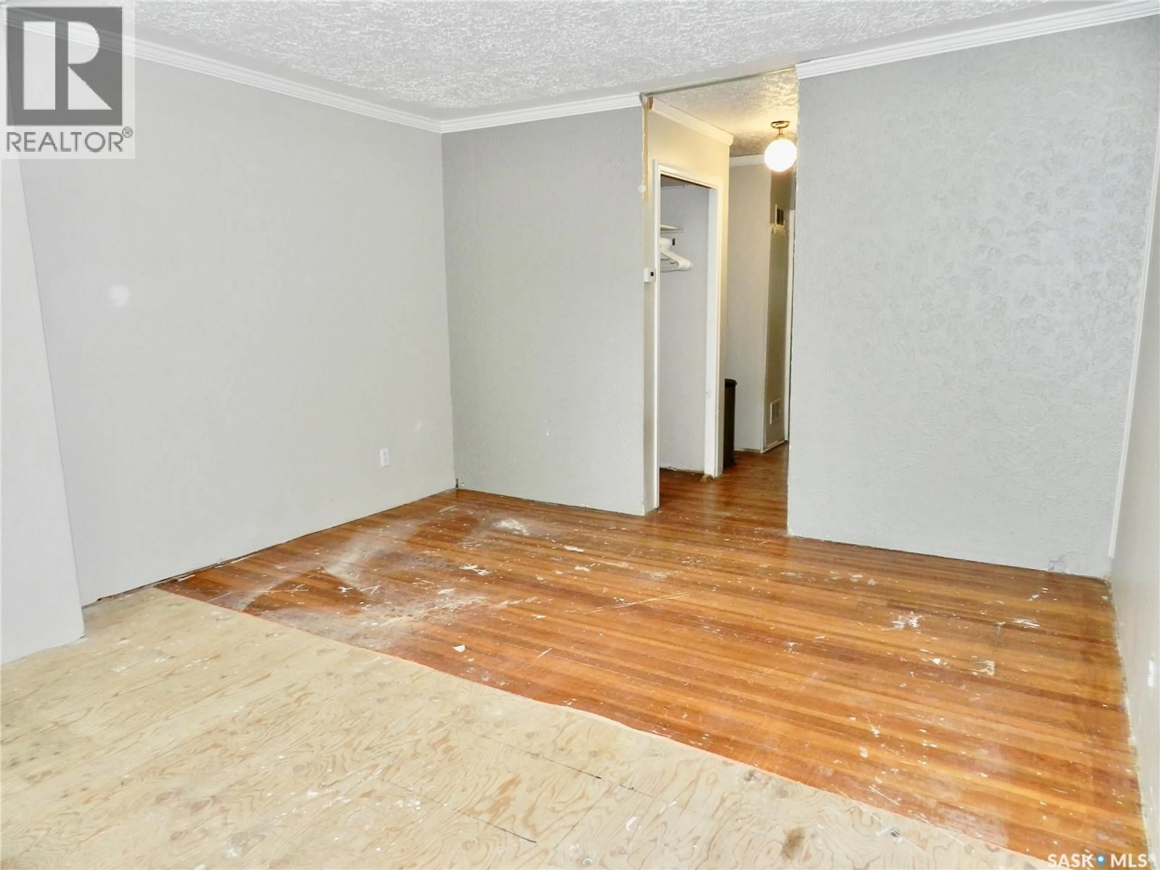 A pic of a room for 1112 LILLOOET STREET, Moose Jaw Saskatchewan S6H5A3