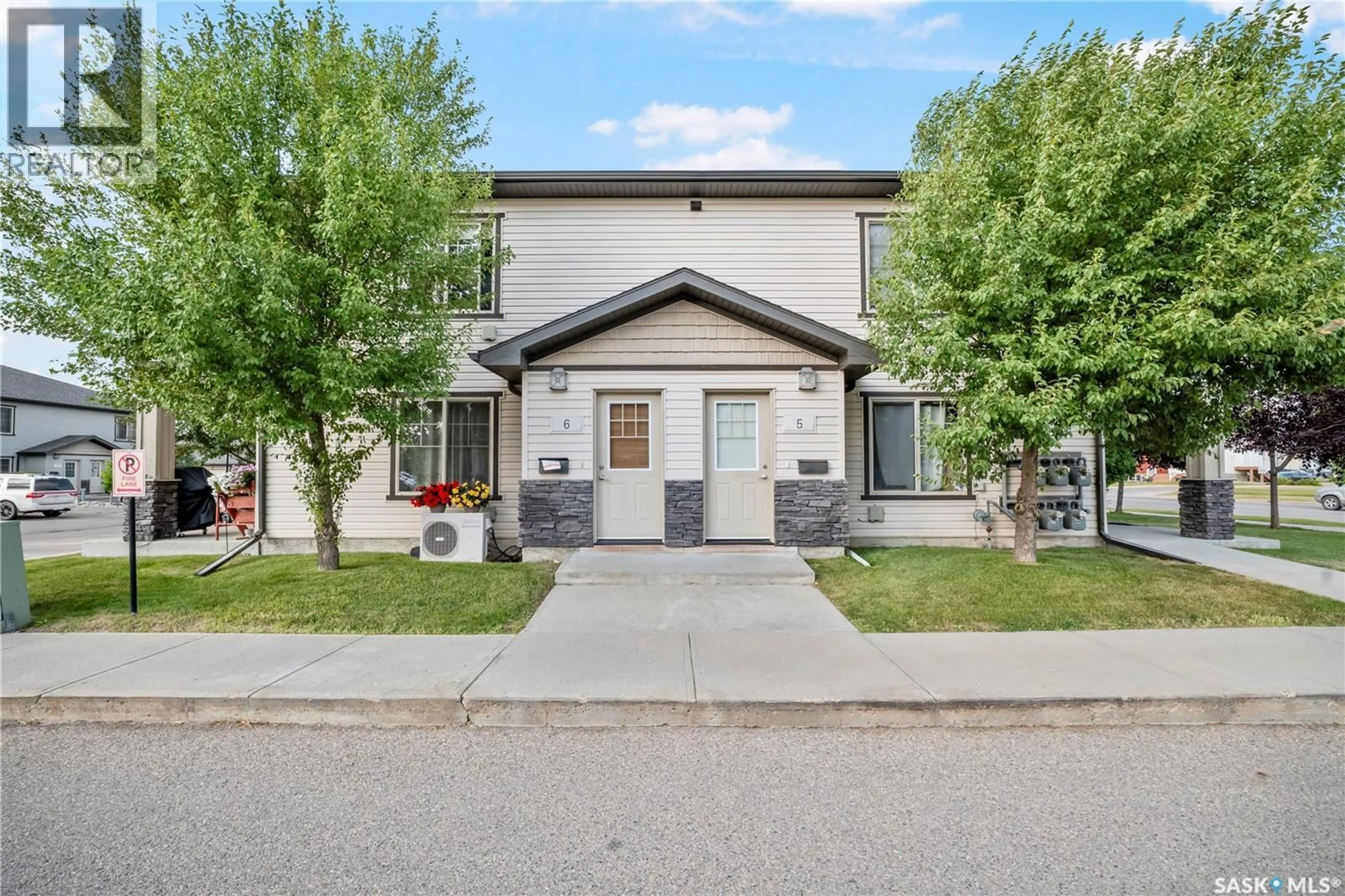 Unknown for 5 - 5011 JAMES HILL ROAD, Regina Saskatchewan S4W0B9