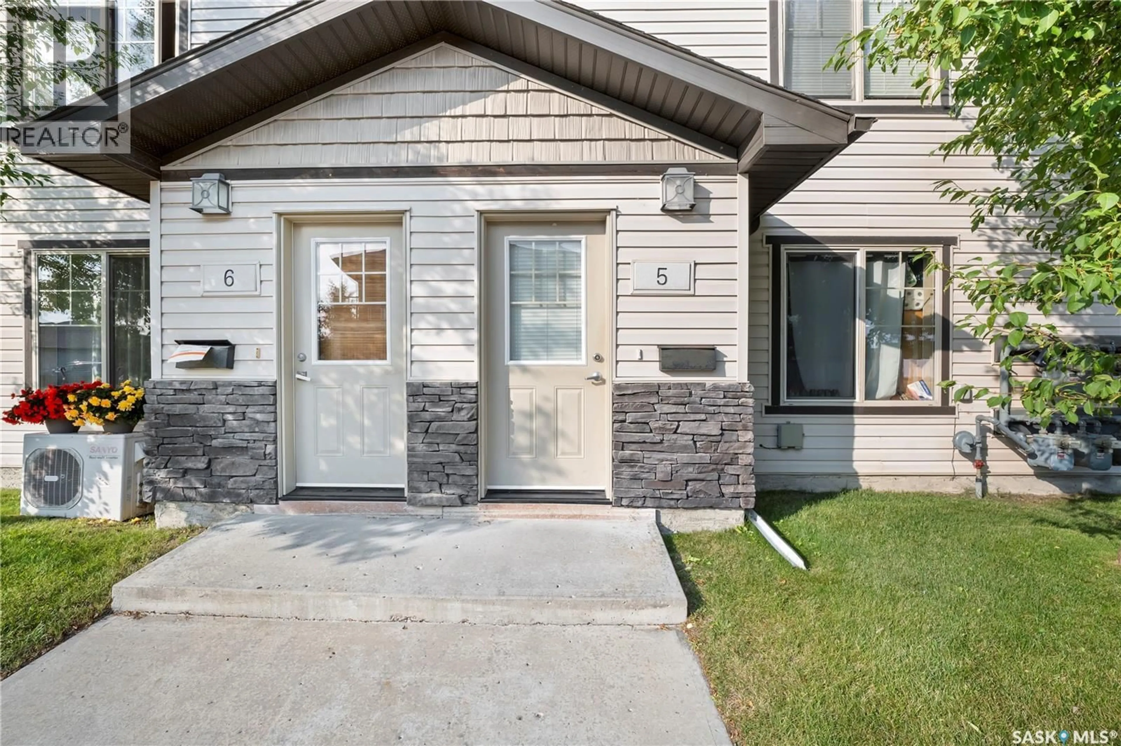 Unknown for 5 - 5011 JAMES HILL ROAD, Regina Saskatchewan S4W0B9