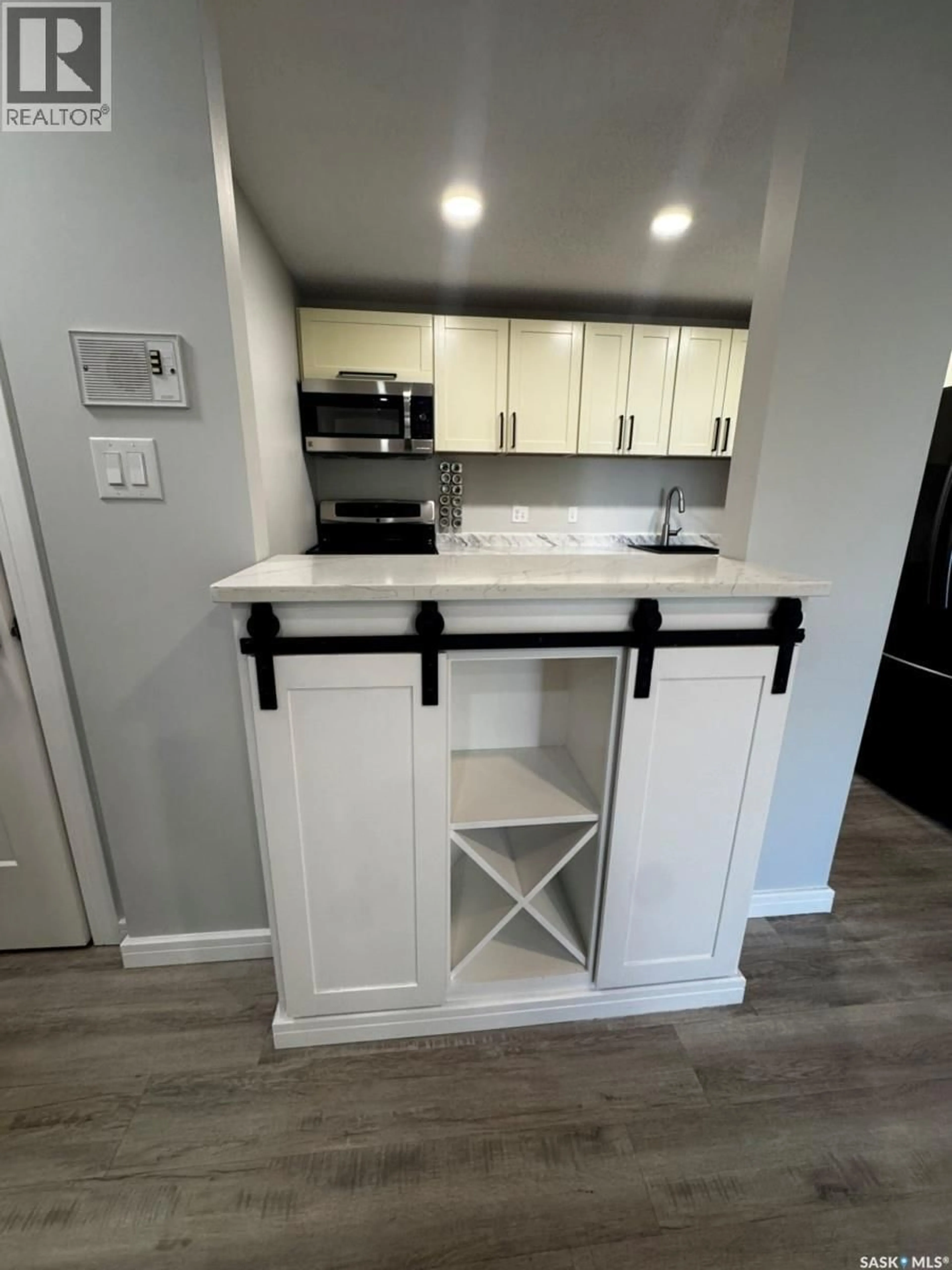Open concept kitchen, unknown for 303 - 365 KINGSMERE BOULEVARD, Saskatoon Saskatchewan S7J4J6