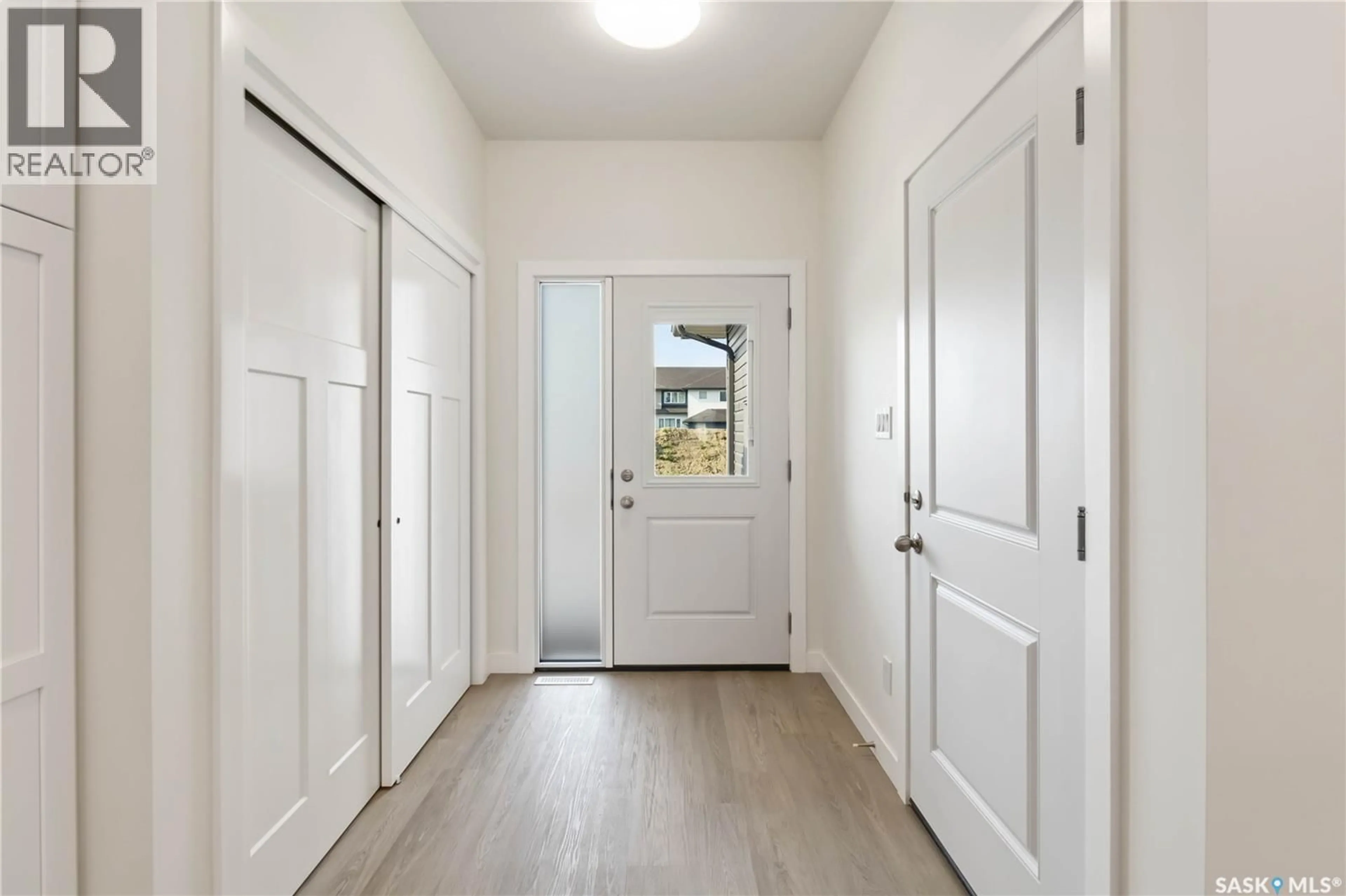 Indoor entryway for 301 - 43 CENTENNIAL ROAD, Hague Saskatchewan S0K1X0