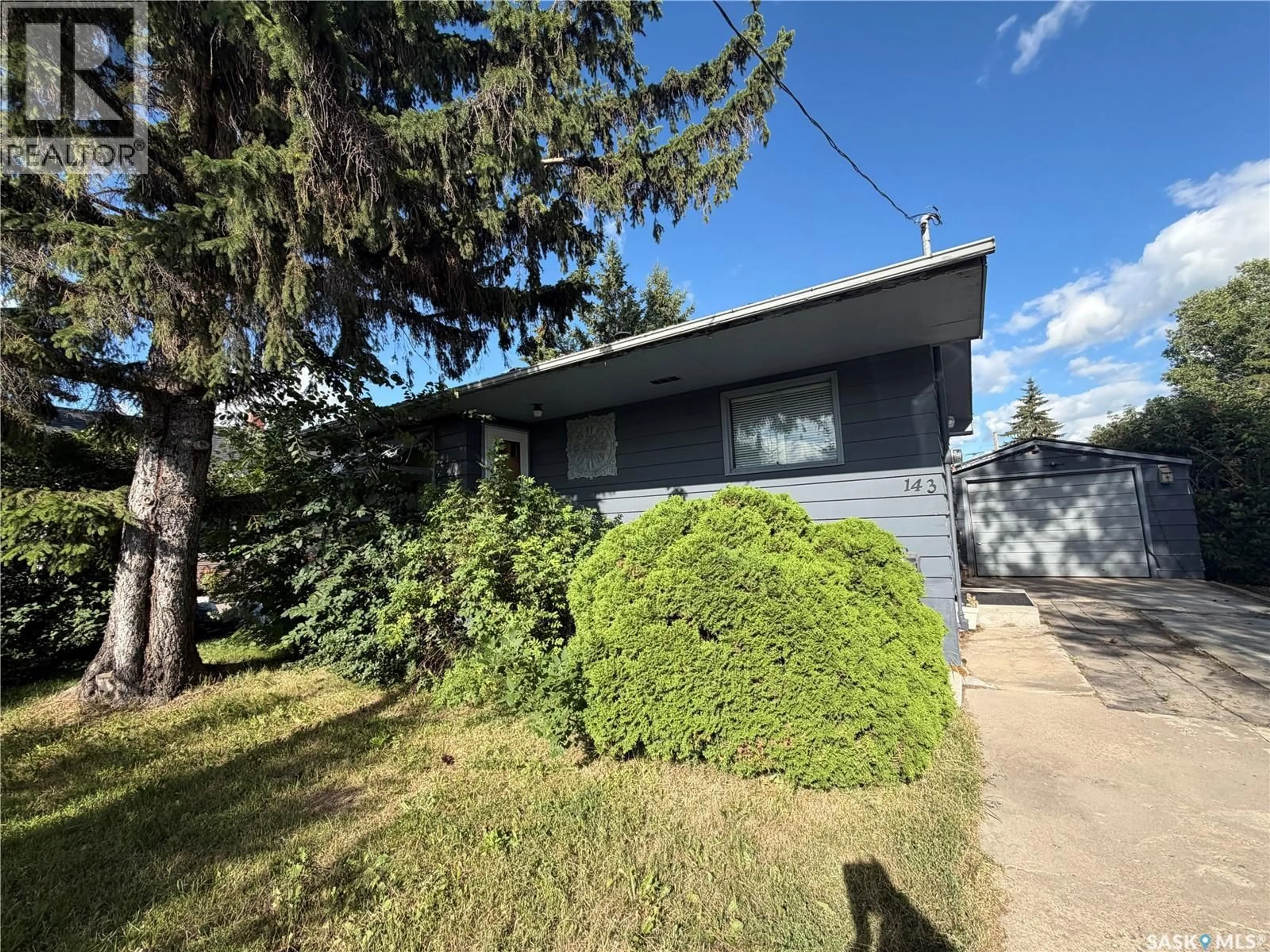 Home with vinyl exterior material, street for 143 GLADSTONE AVENUE, Yorkton Saskatchewan S3N2A7