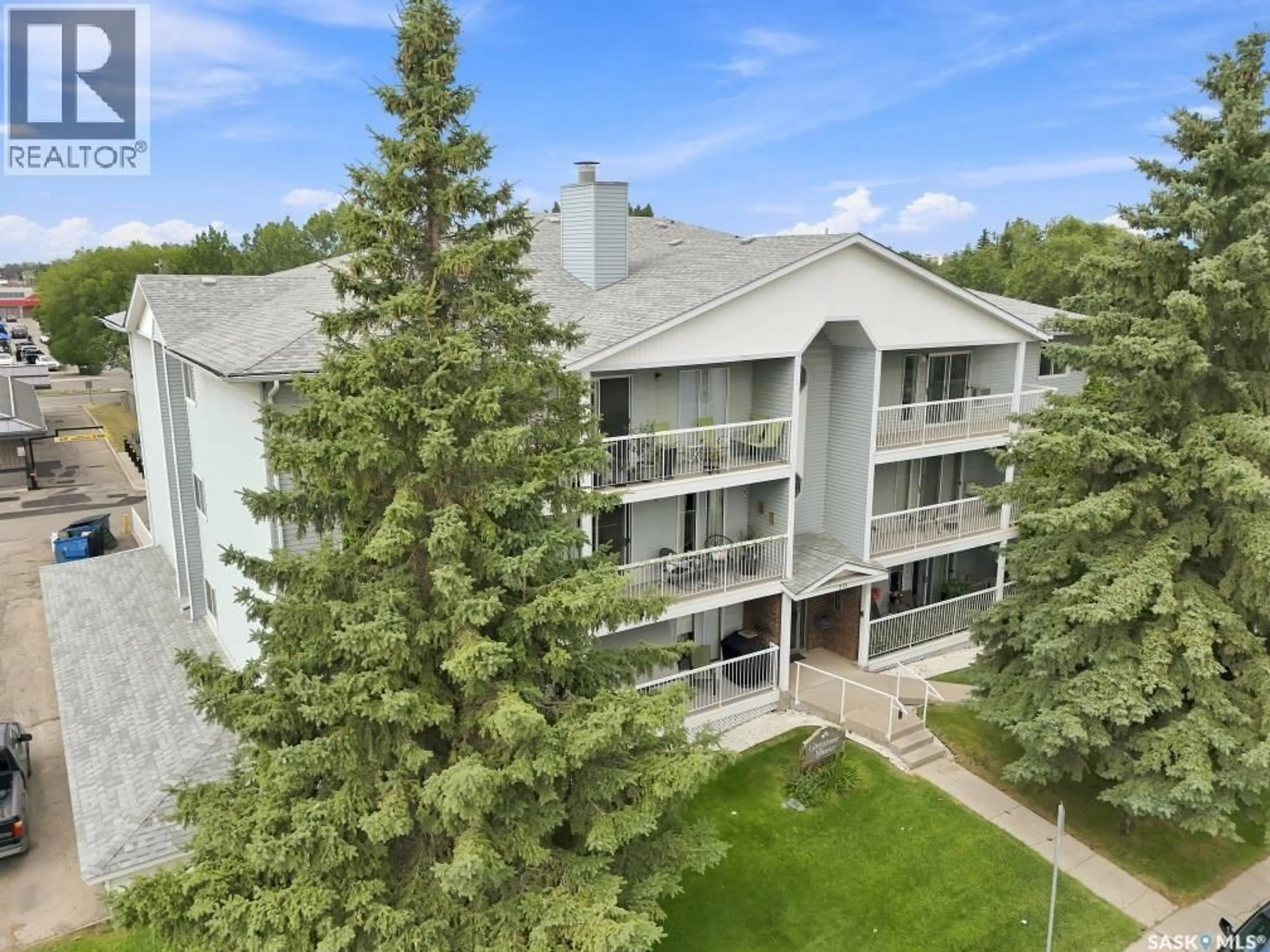 A pic from outside/outdoor area/front of a property/back of a property/a pic from drone, unknown for 203 - 918 ARGYLE AVENUE, Saskatoon Saskatchewan S7H2V9