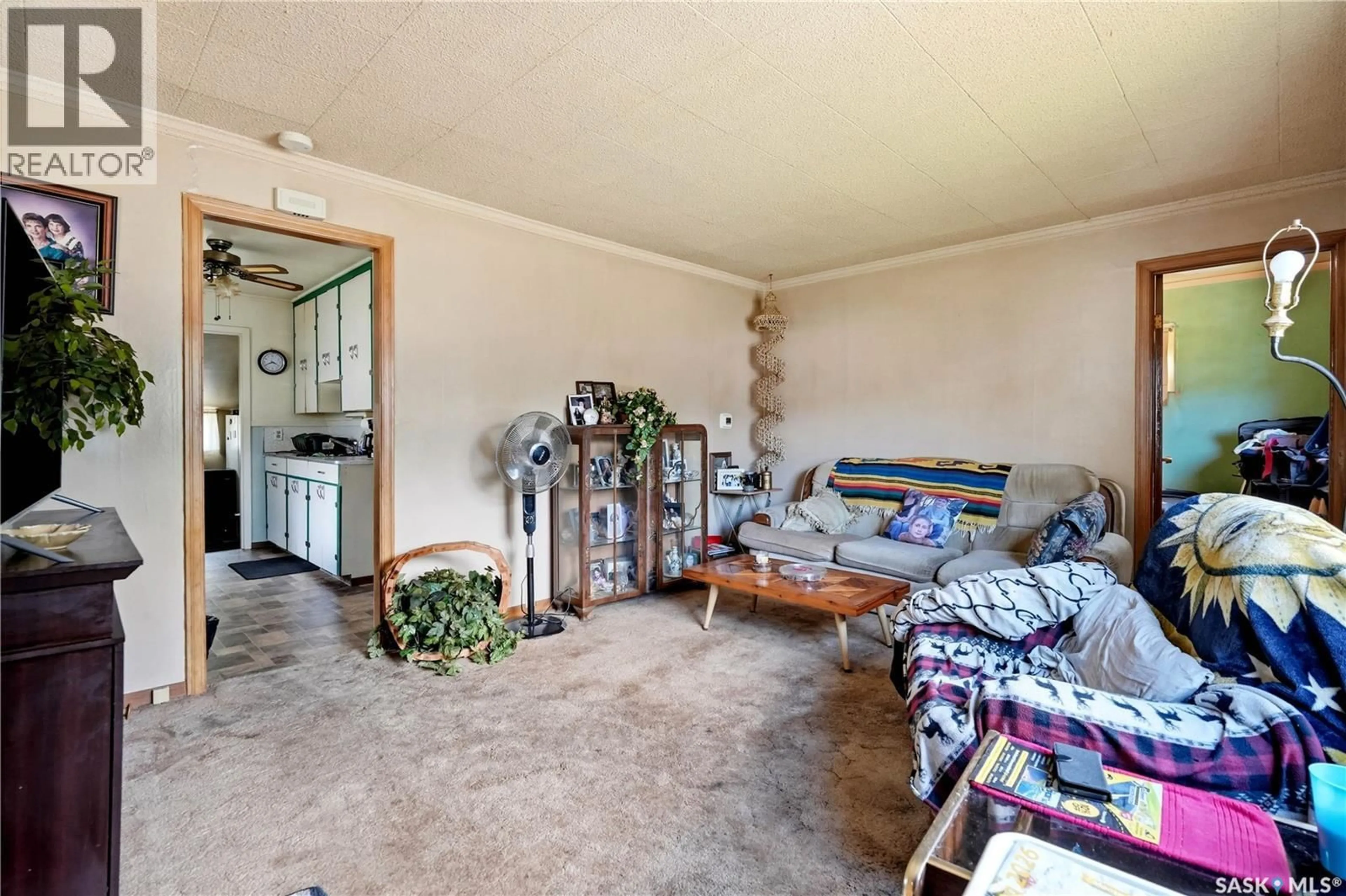A pic of a room for 75 IROQUOIS STREET, Moose Jaw Saskatchewan S6H5A4