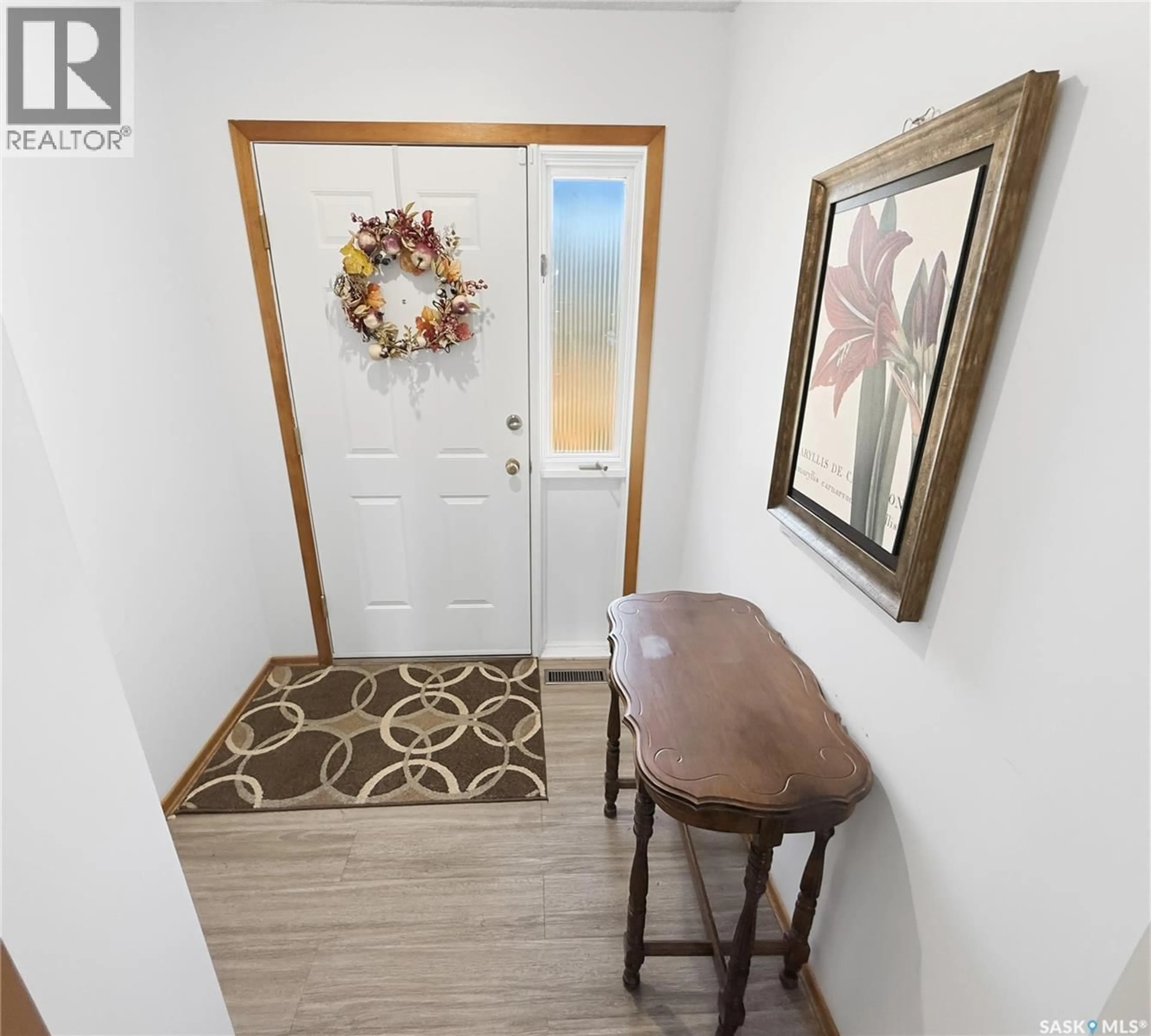 Indoor entryway for BRONCO MEMORIAL ACREAGE, Swift Current Rm No. 137 Saskatchewan S0H4J0