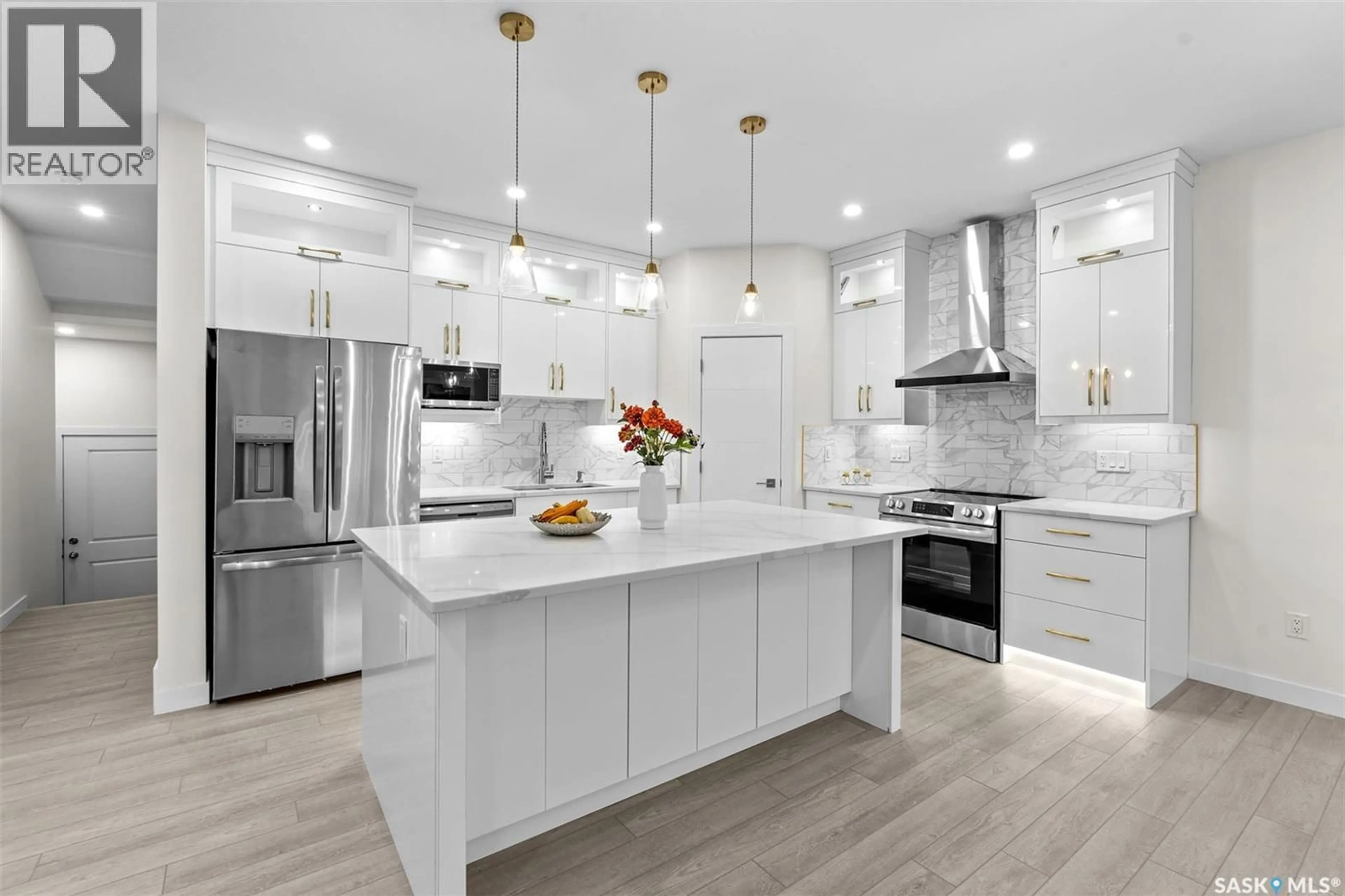 Contemporary kitchen, unknown for 138 SHARMA LANE, Saskatoon Saskatchewan S7W1L1