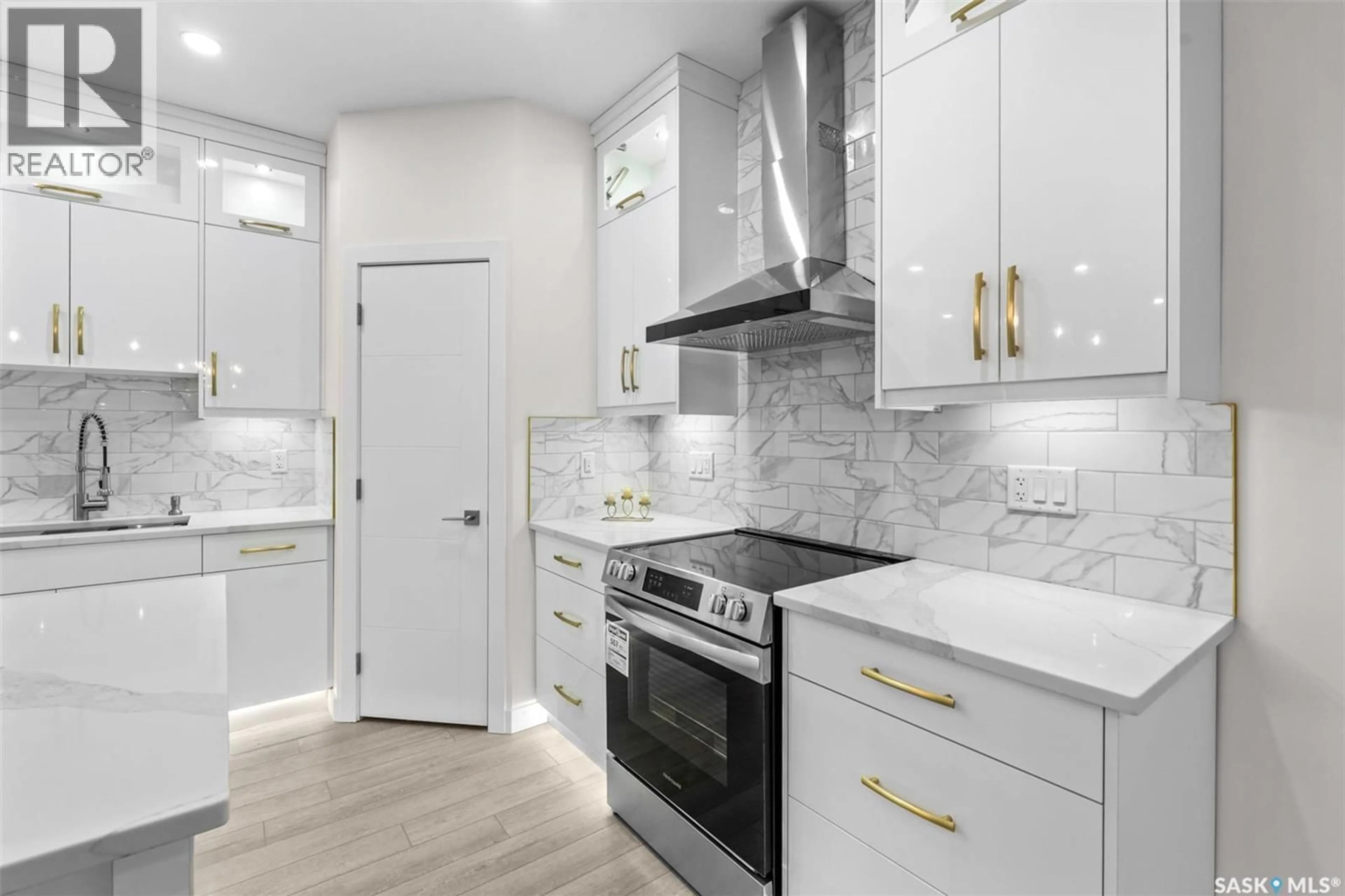 Contemporary kitchen, unknown for 138 SHARMA LANE, Saskatoon Saskatchewan S7W1L1