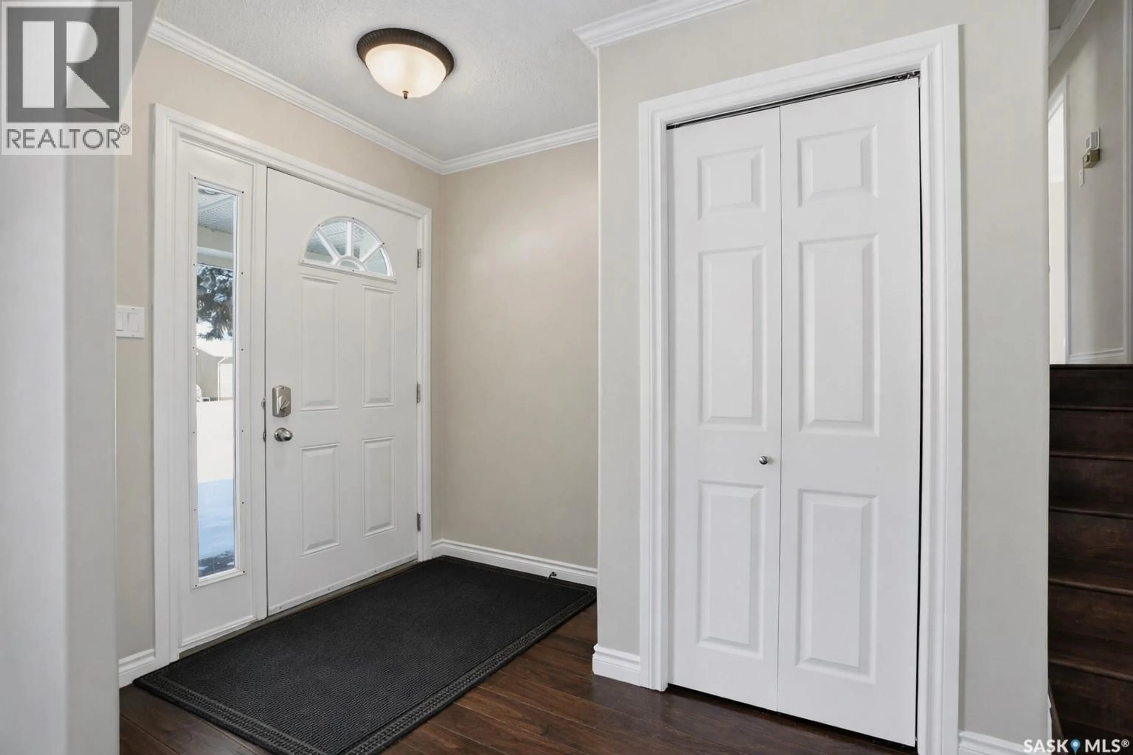 Indoor entryway for 110 MEGLUND PLACE, Saskatoon Saskatchewan S7H4Z7