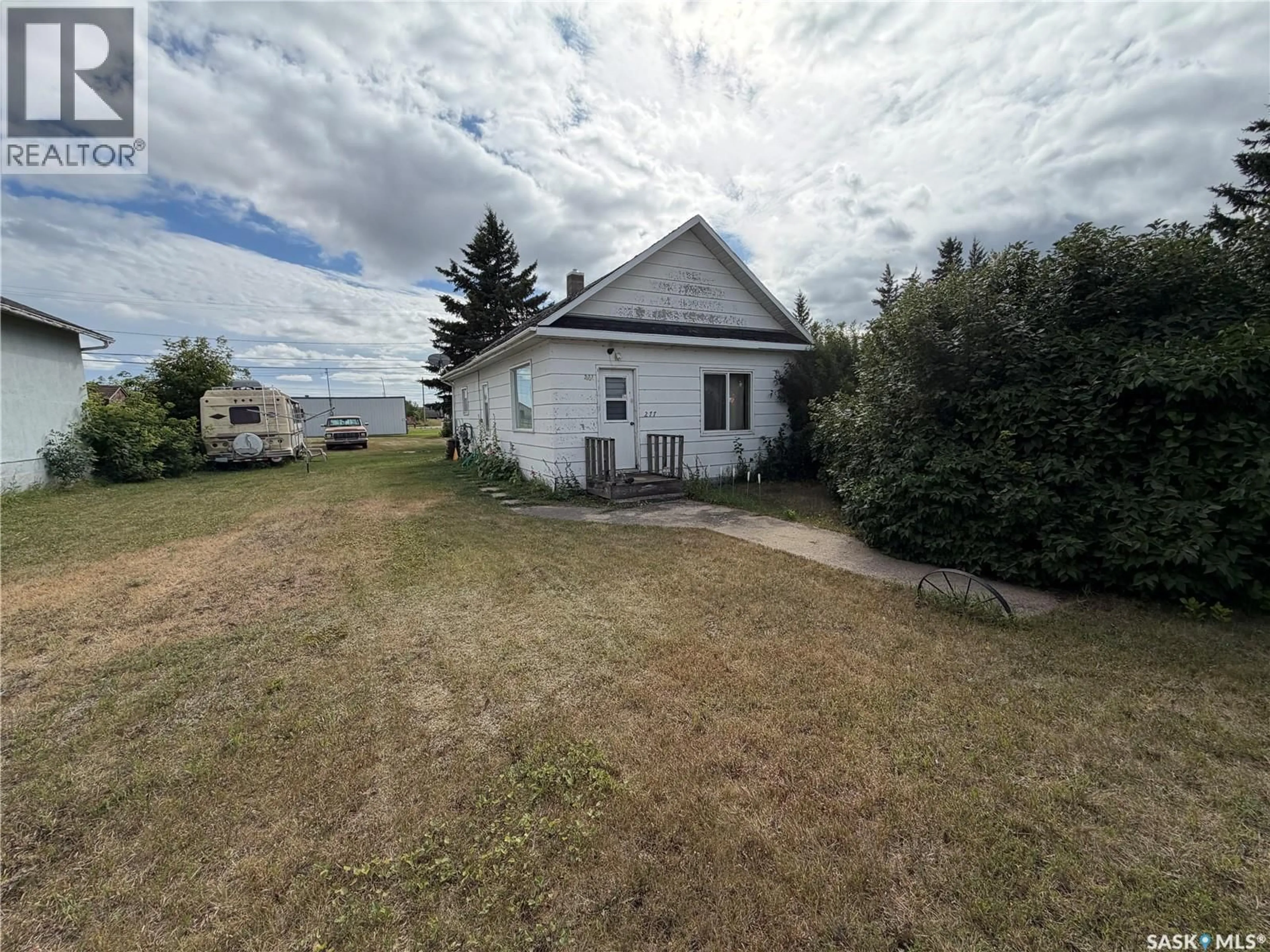 A pic from outside/outdoor area/front of a property/back of a property/a pic from drone, building for 277 2ND AVENUE, Melville Saskatchewan S0A2P0