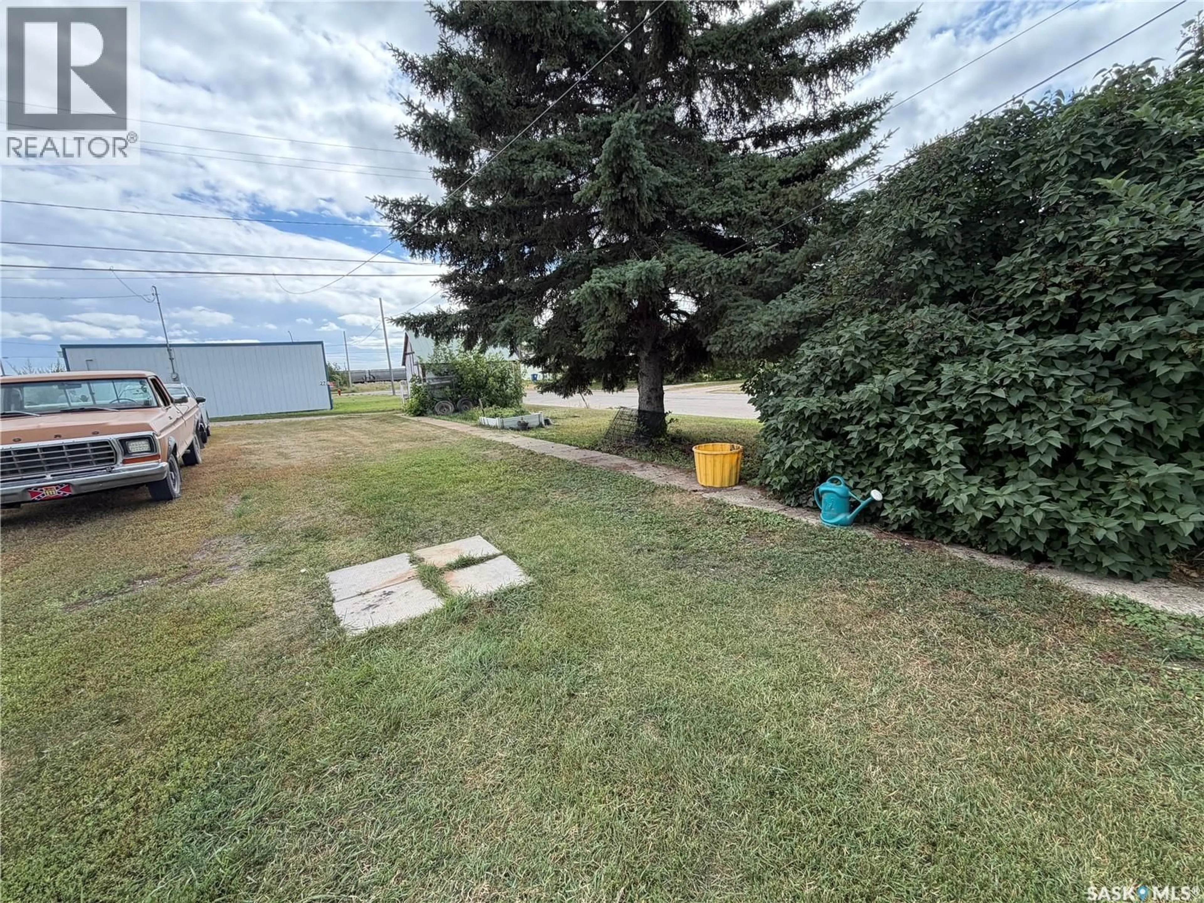 A pic from outside/outdoor area/front of a property/back of a property/a pic from drone, water/lake/river/ocean view for 277 2ND AVENUE, Melville Saskatchewan S0A2P0